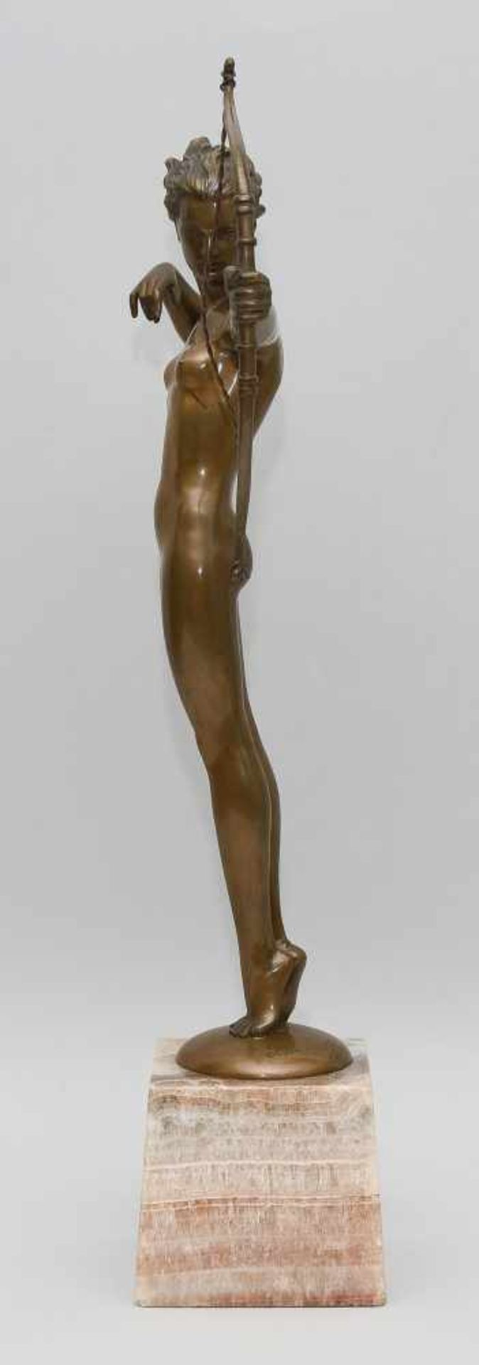 Josef Lorenzl(Wien 1892–1950)Diana. Bronze, patiniert. Auf Bronze bezeichnet: Lorenzl. H 43 cm; - Bild 4 aus 9