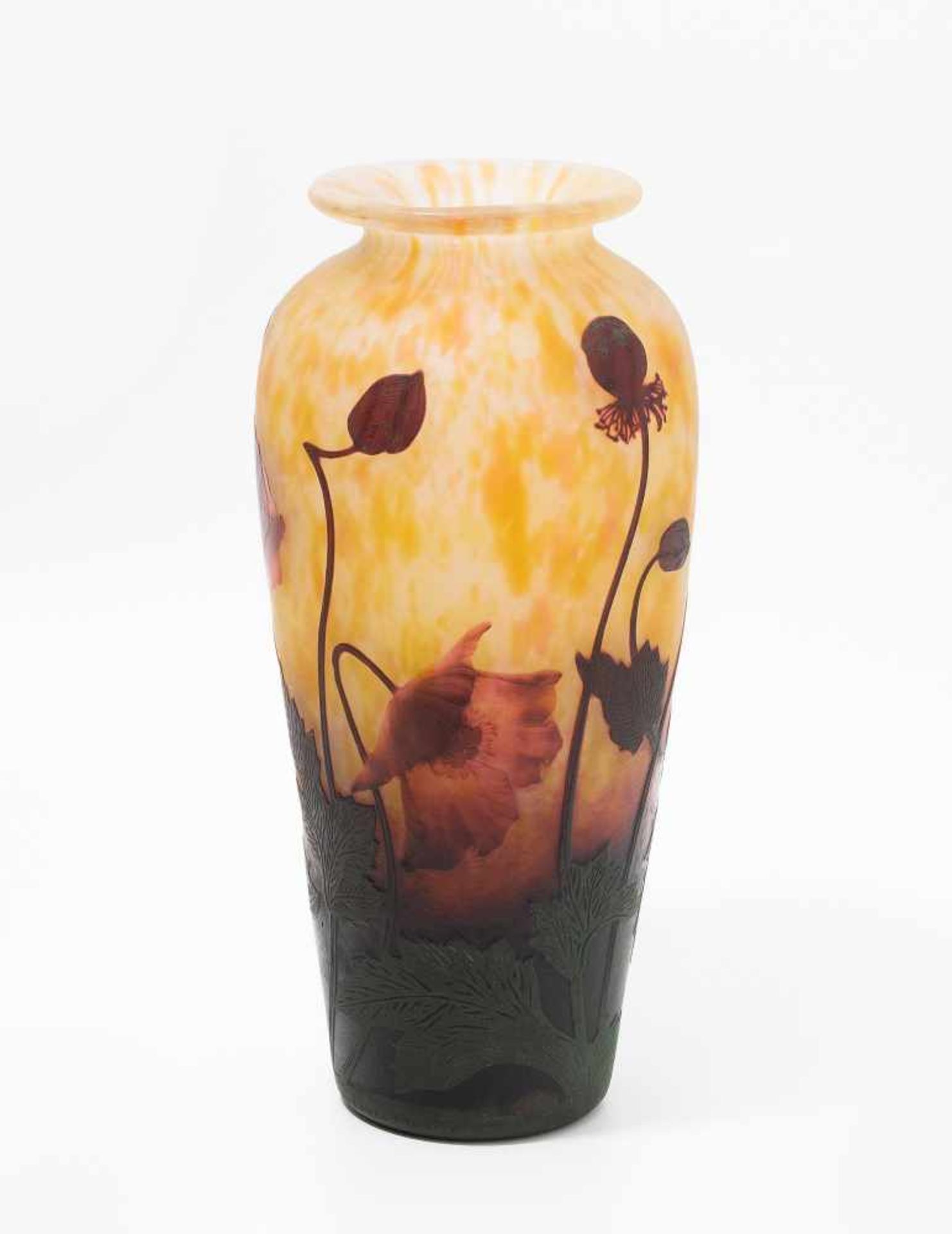 Daum FrèresNancy, um 1930. Vase. Farbloses opakes Glas mit gelben und orangeroten