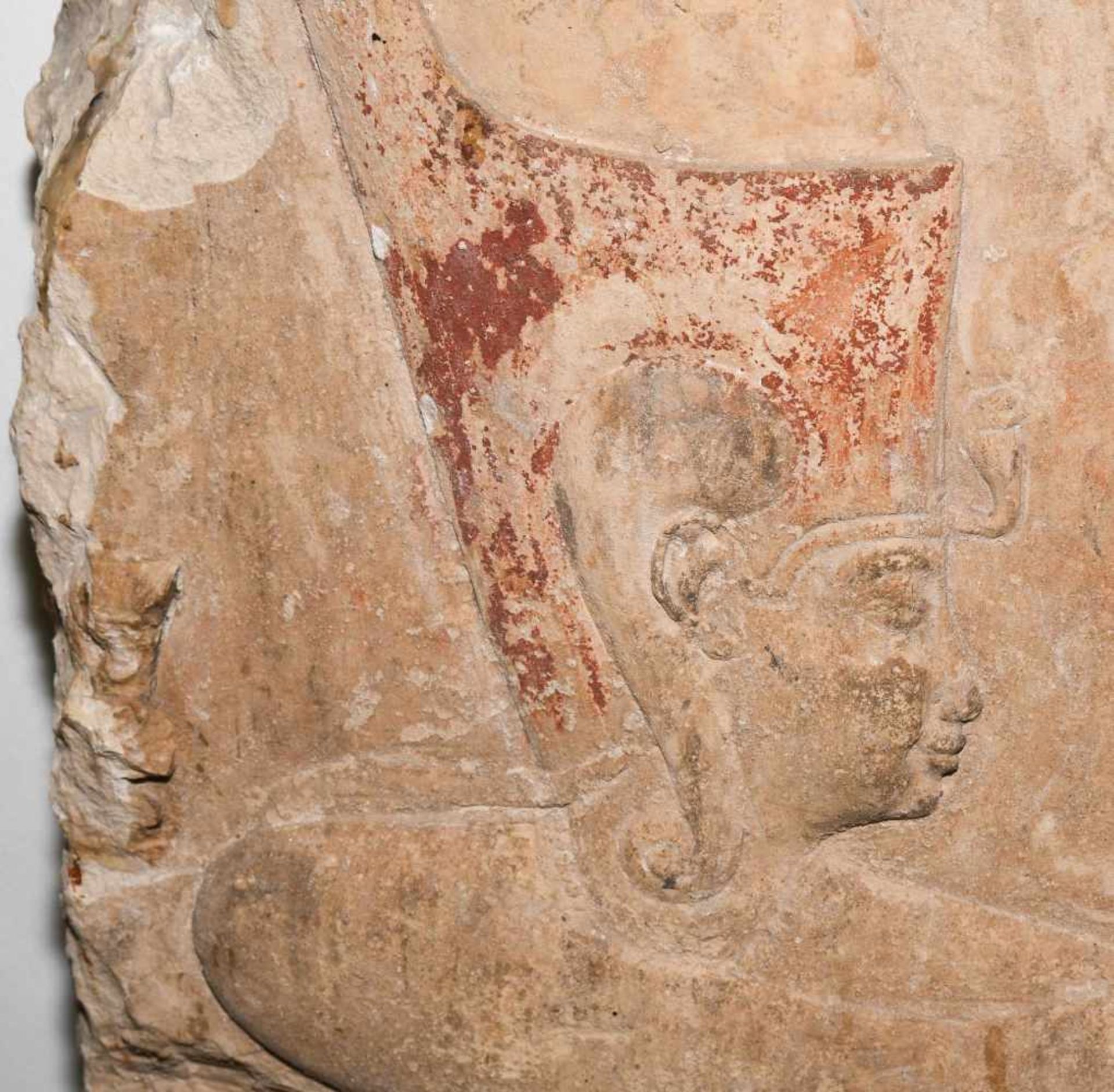 KalksteinreliefAegypten, ptolemäische Zeit, ca. 300–30 v.C. Kalkstein. Darstellung des nackten, - Bild 7 aus 11