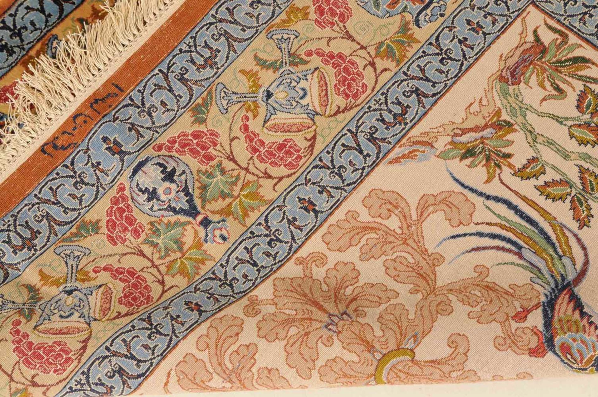 IsfahanZ-Persien, um 1980. Flormaterial Korkwolle, Kette aus Seide. Unten in der Mitte signiert - Bild 7 aus 10