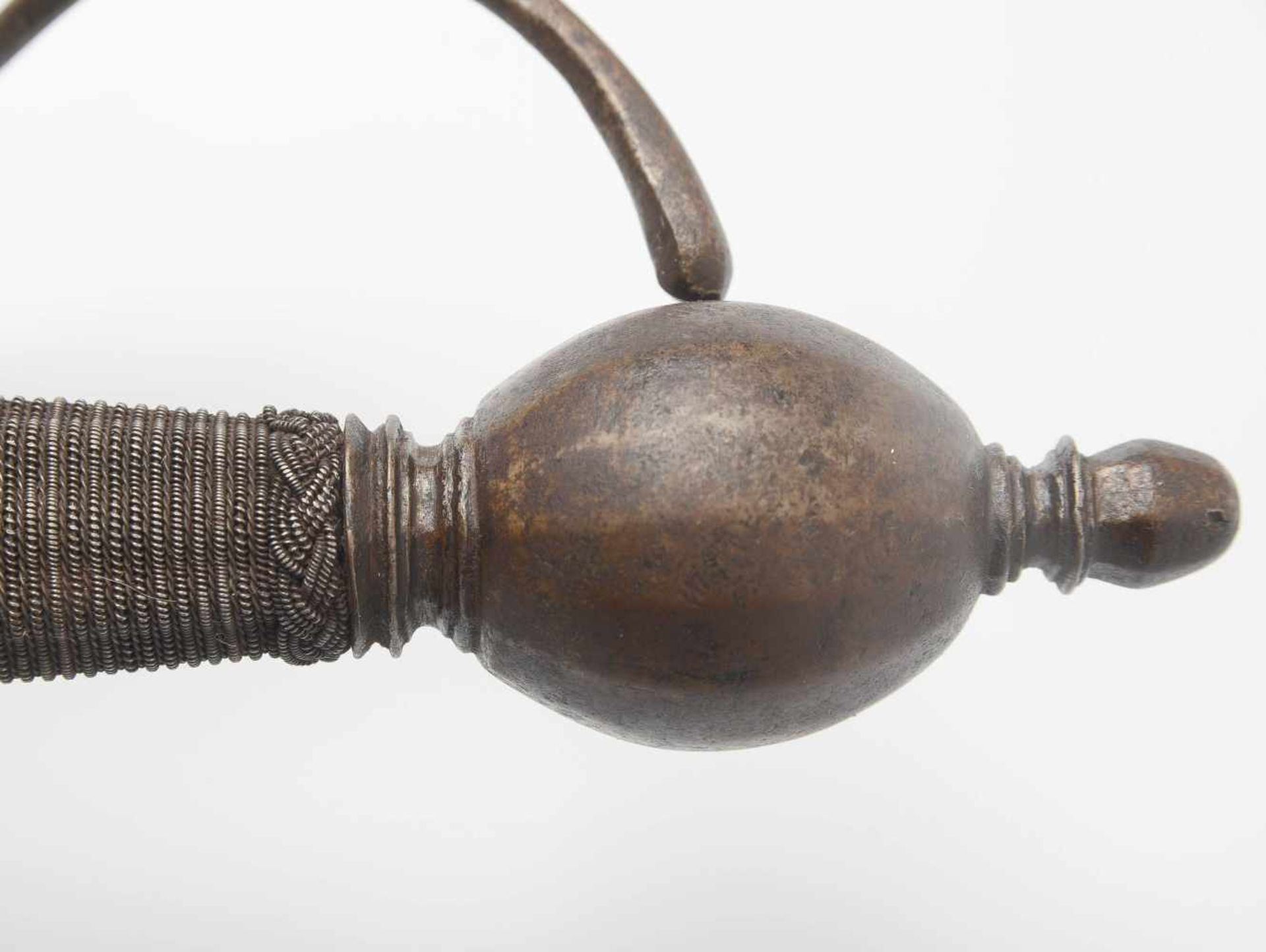 RapierItalien, 17.Jh. Eisengefäss, kugeliger Knauf mit Punktdekor, Griffbügel in lange, gerade - Bild 6 aus 6