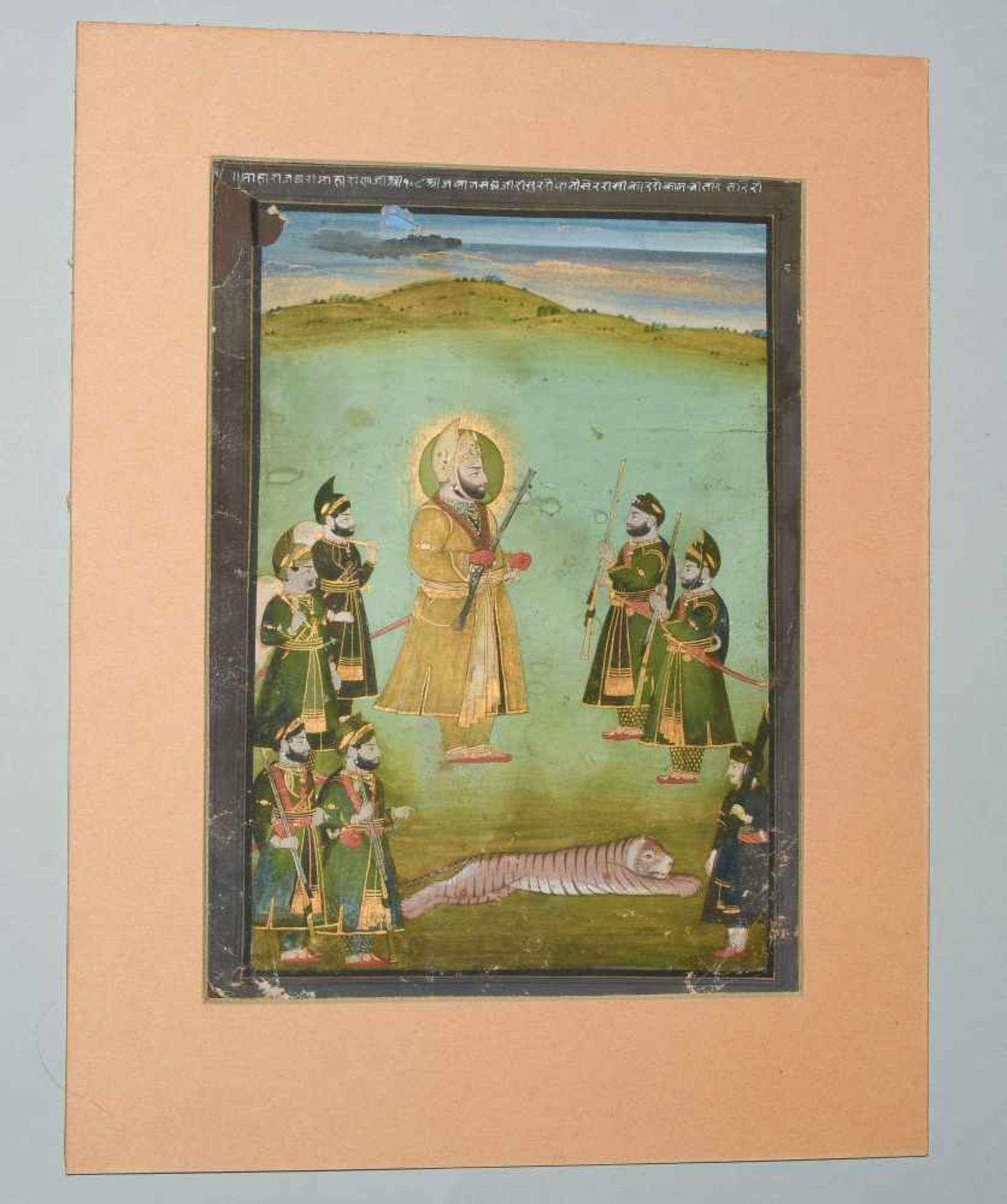 MiniaturmalereiIndien, Rajasthan. Pigmentfarben und Gold auf Papier. Maharaja mit Gewehr und seine - Bild 2 aus 11