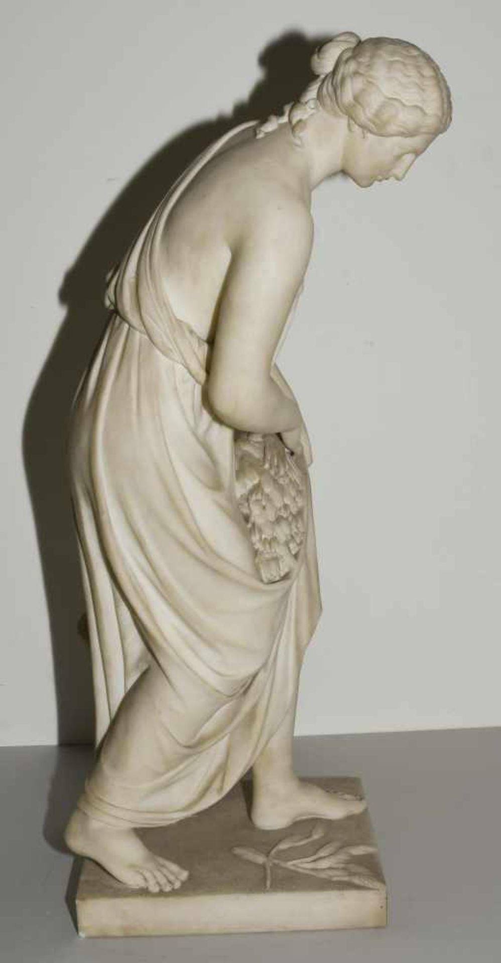 Figur «Allegorie des Sommers»Ferdinand Schlöth (1818–1891), Rom, datiert 1858. Weisser Marmor. Auf - Bild 2 aus 17