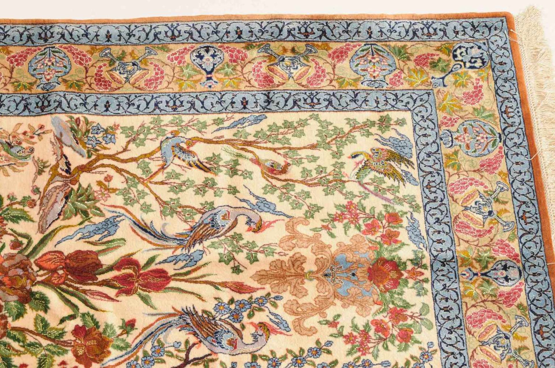 IsfahanZ-Persien, um 1980. Flormaterial Korkwolle, Kette aus Seide. Unten in der Mitte signiert - Bild 2 aus 10