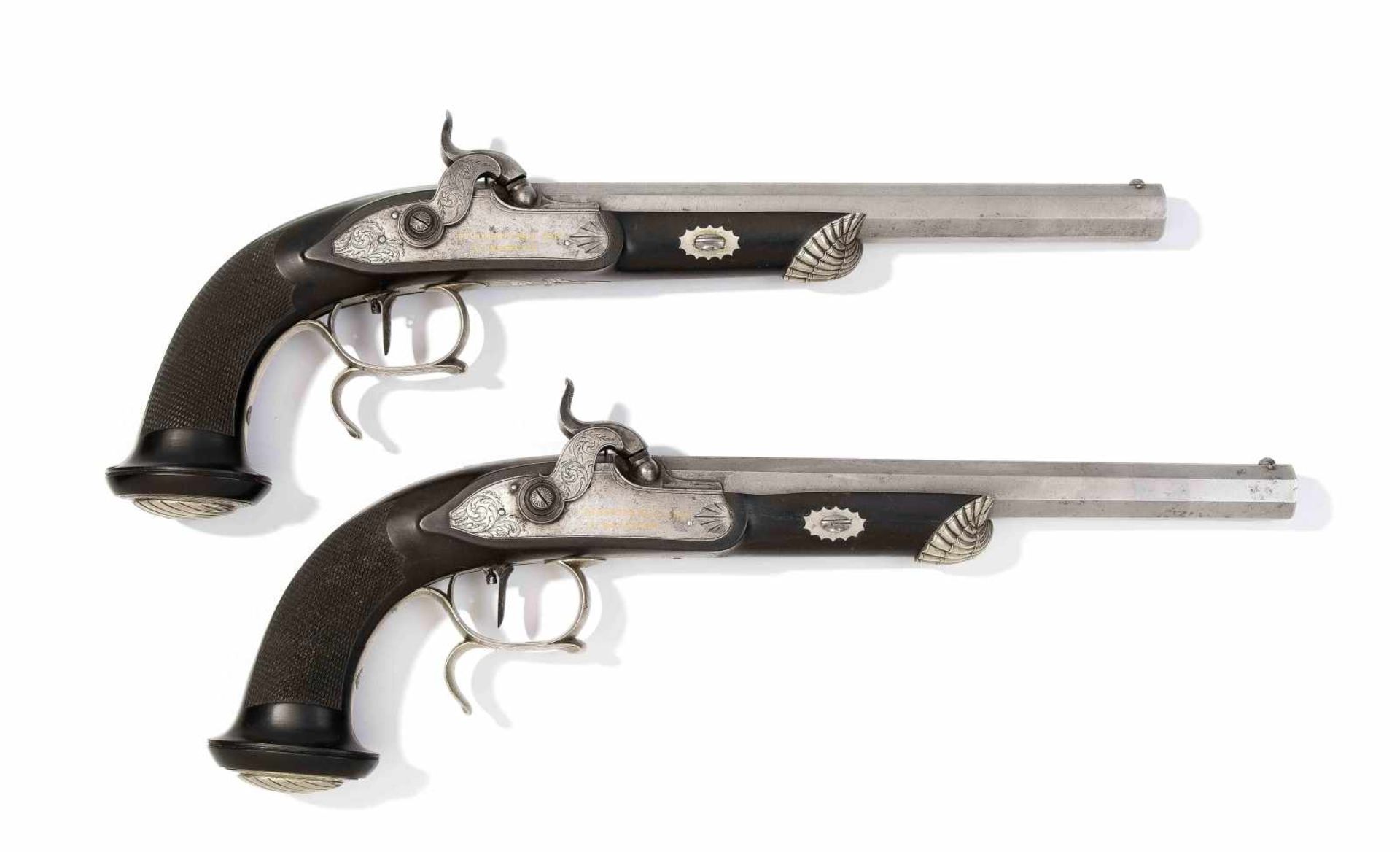 Perkussions-PistolenpaarFrankreich, um 1860. Oktogonalläufe, (L 26, cm), Kal 12 mm, gezogen, mit