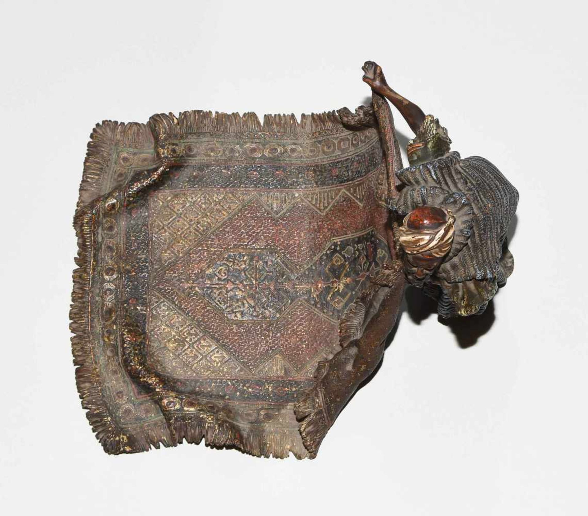 Figur: TeppichhändlerWiener Bronze, nach 1900. Ziseliert und polychrom bemalt. Gemarkt Bergmann. H - Bild 6 aus 11
