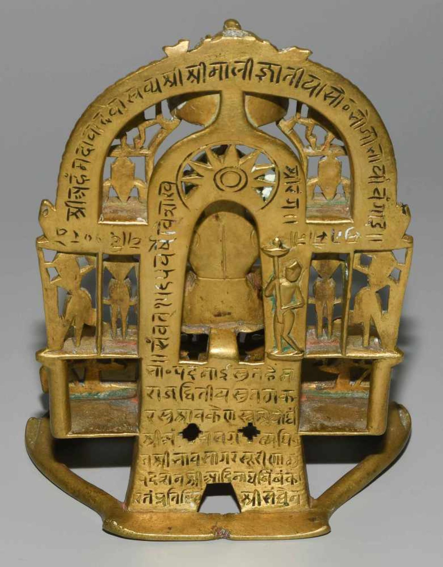 Jain-AltarWestindien. Bronze mit Silbereinlagen. Kleiner, z.T. durchbrochen gearbeiteter Jain- - Bild 4 aus 9