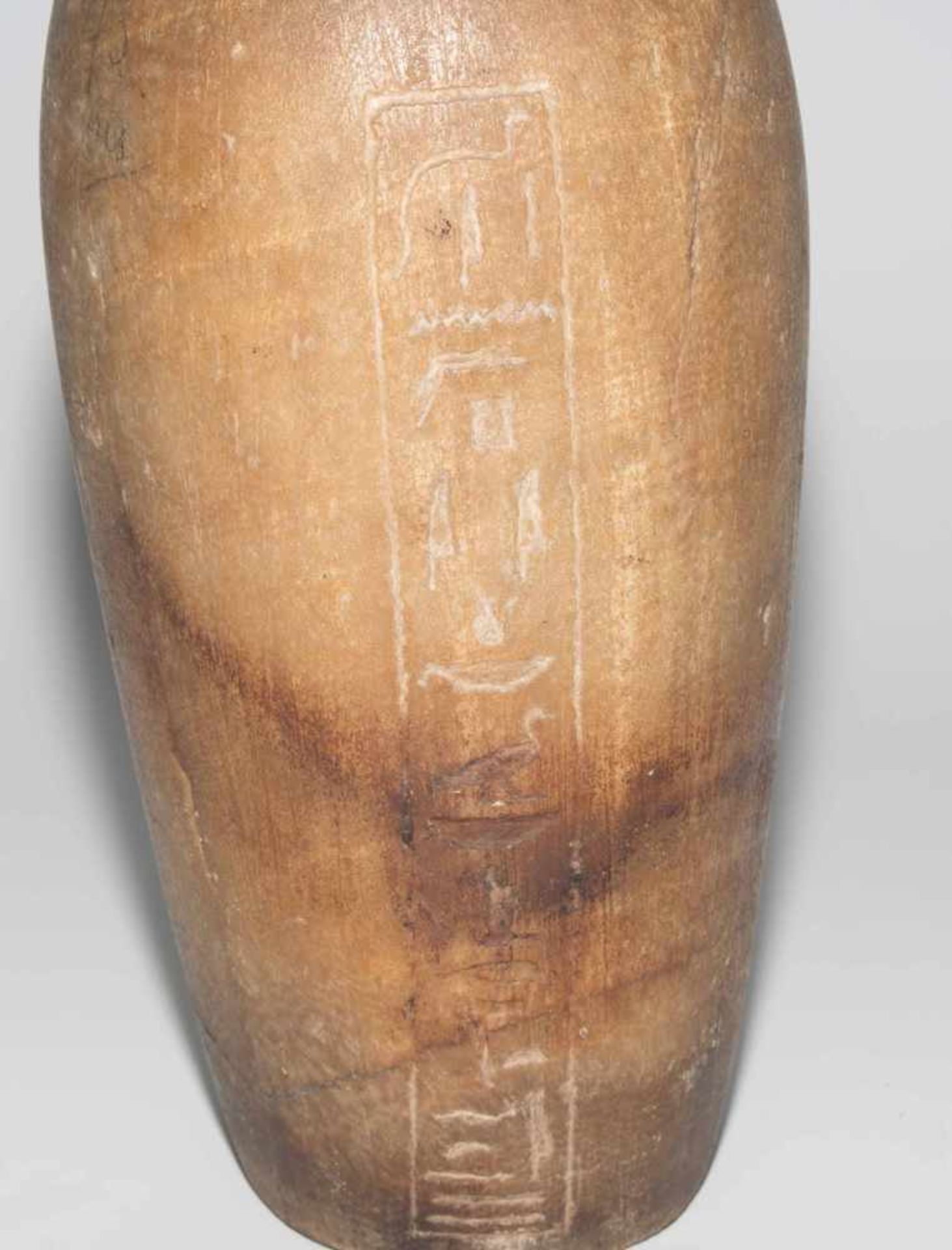 KanopengefässAegypten, Spätzeit, um 600–400 v.C. Alabaster. Deckel mit Kopf des Kebechsenuef in Form - Bild 8 aus 10