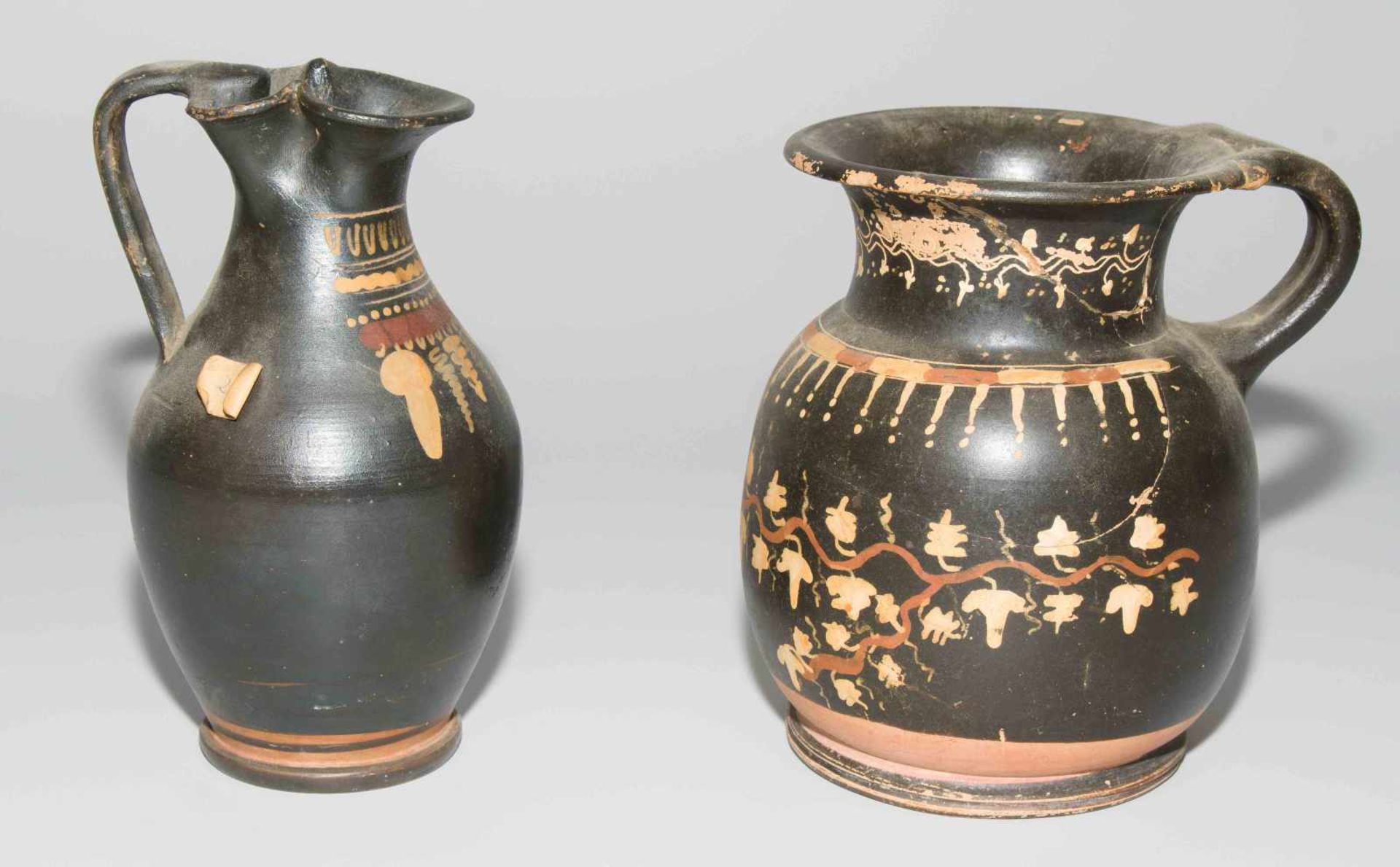 Lot: 1 Oinochoe und 1 OlpeGriechisch, 4.Jh.v.C. Gnathia-Keramik. Rötlicher Ton mit schwarzem - Bild 2 aus 10