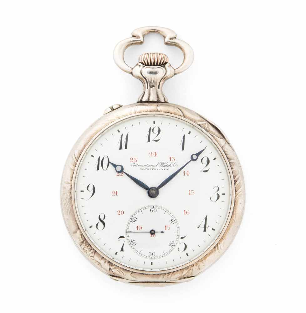 IWC Runde, mechanische Taschenuhr 1904 mit Handaufzug in Silbergehäuse. Rückendeckel mit Ornameneten