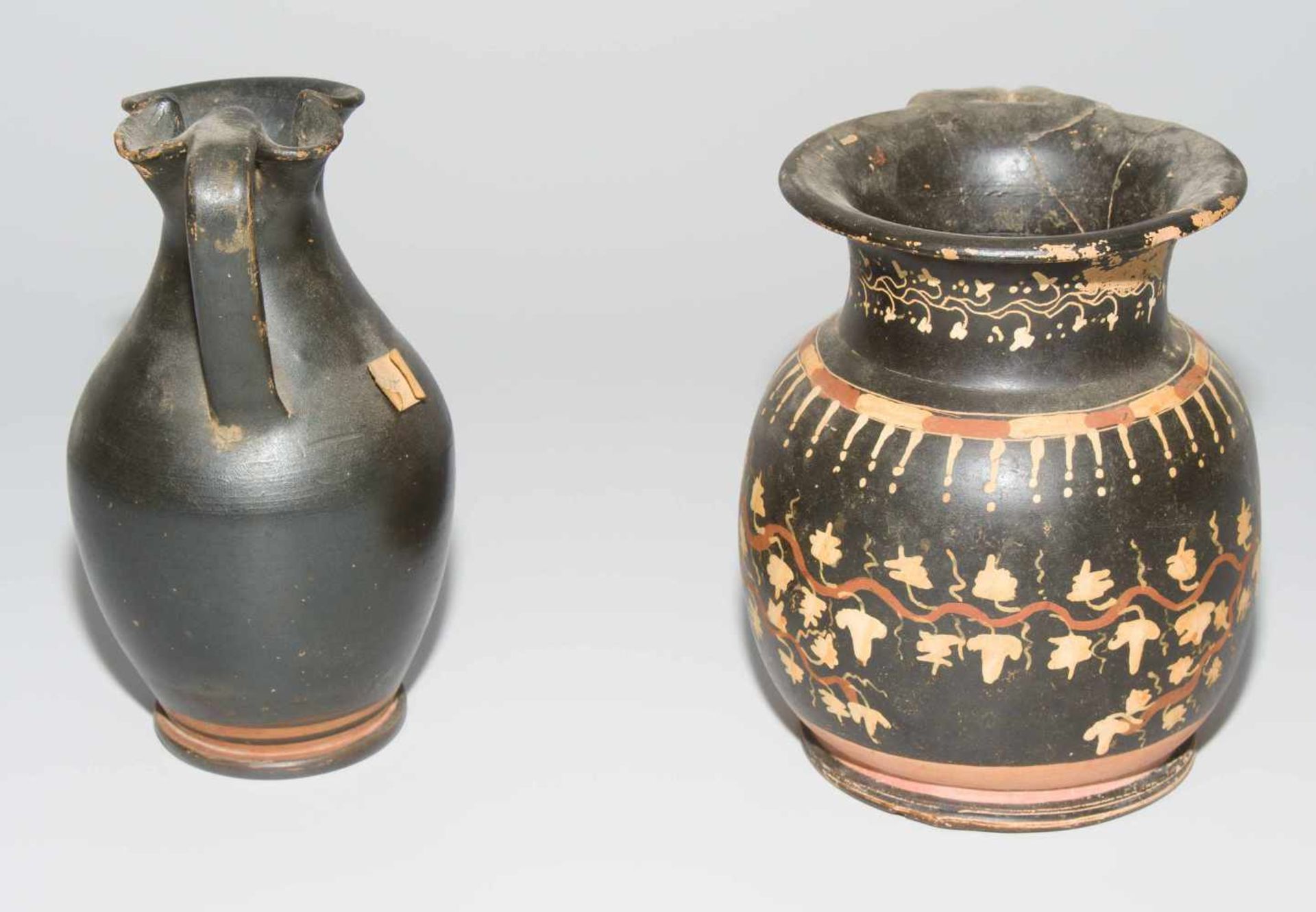 Lot: 1 Oinochoe und 1 OlpeGriechisch, 4.Jh.v.C. Gnathia-Keramik. Rötlicher Ton mit schwarzem - Bild 5 aus 10