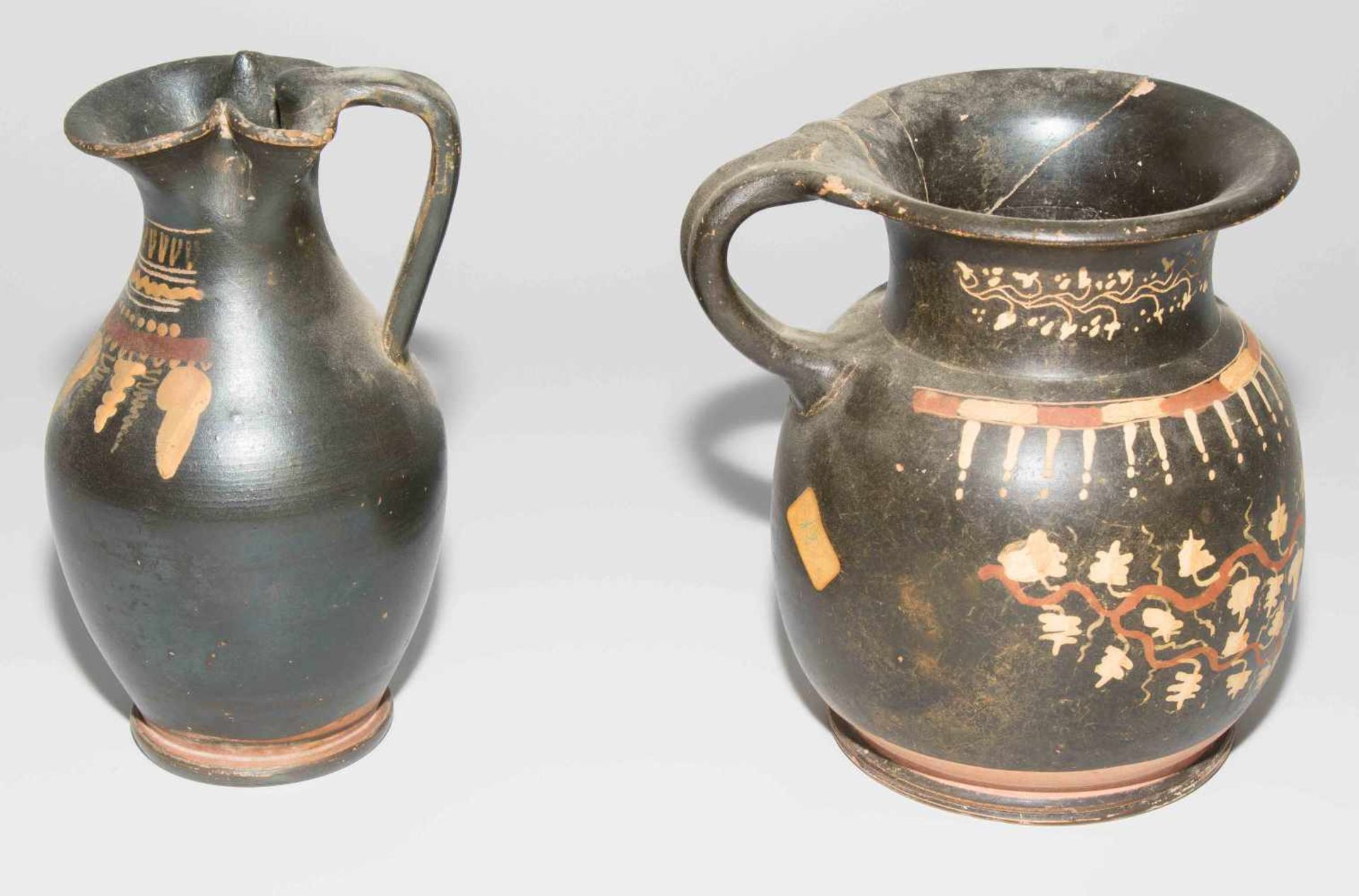 Lot: 1 Oinochoe und 1 OlpeGriechisch, 4.Jh.v.C. Gnathia-Keramik. Rötlicher Ton mit schwarzem - Bild 4 aus 10