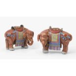 1 Paar Famille rose Elefanten-VasenChina, 18./19.Jh. Porzellan. Für den Export. Ein Paar
