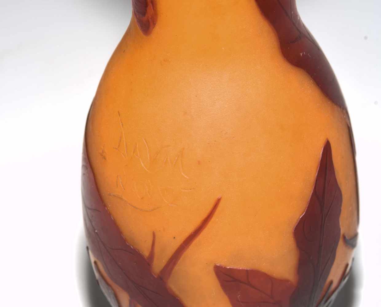 Daum FrèresKleine Vase "Tabakpflanze". Nancy/F, um 1905. Farbloses Glas, innen orange, aussen - Image 2 of 2