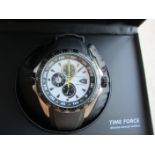 TIME FORCE : montre homme diamètre 44mm, bracelet caoutchouc noir, neuve en coffret. -