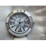 COBRA : montre femme diamètre 39mm, bracelet cuir blanc, neuve. -