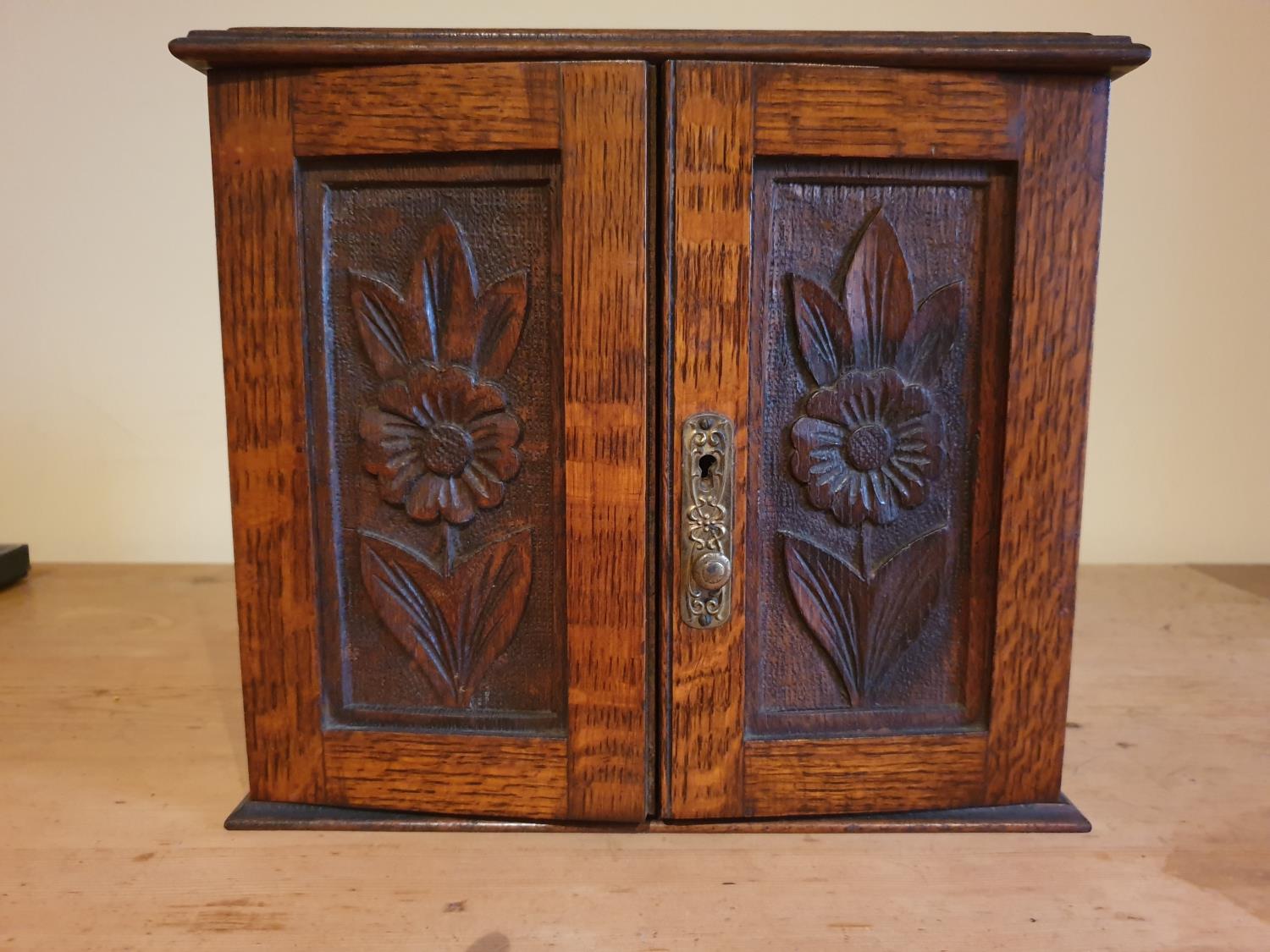 A 19th Century Oak Smokers Cabinet. Approx 28cm (L) x 18cm (D) x 27cm (H).