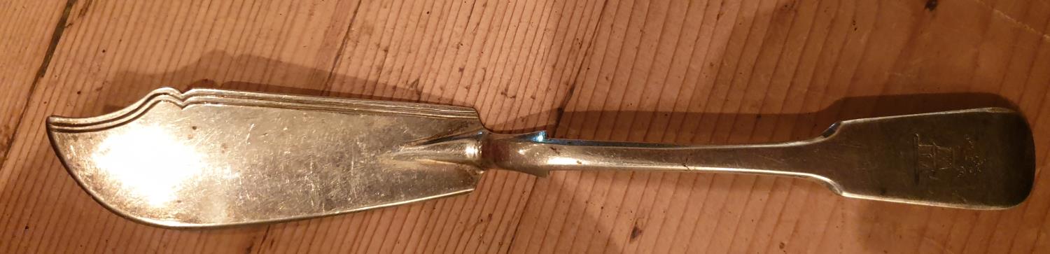 An Edinburgh Silver Fish Knife. 1747 - Image 2 of 4