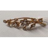 An antique 15ct gold and pearl Brooch.