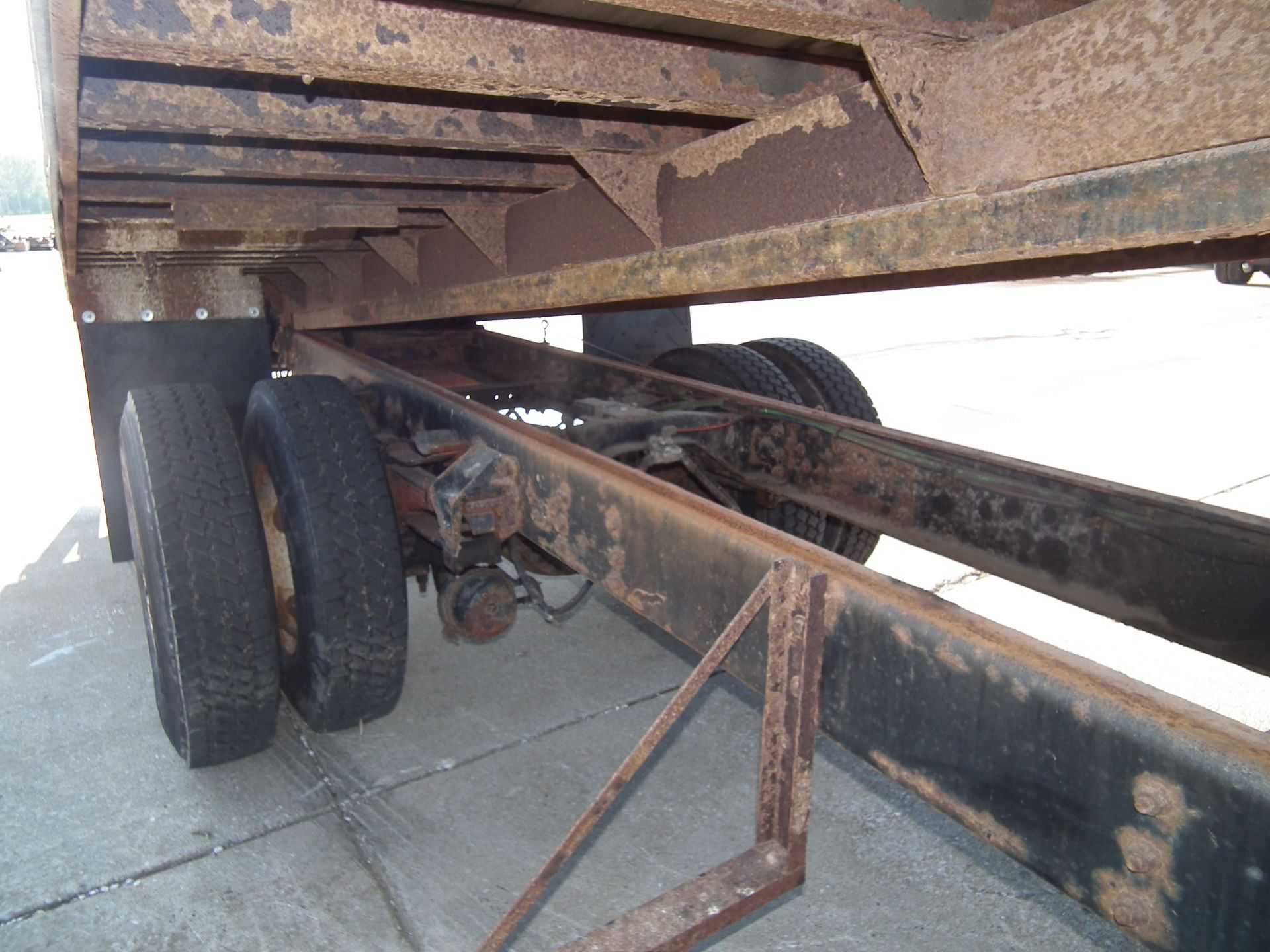 Sterling L7501 Box Truck with Lift Gate and Tilt Bed B3298 - Image 50 of 60