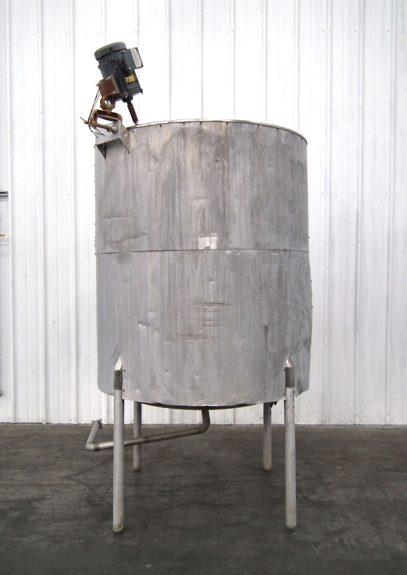 Insulated Mixing Tank with 565 Gallons Capacity A2263 - Image 2 of 7