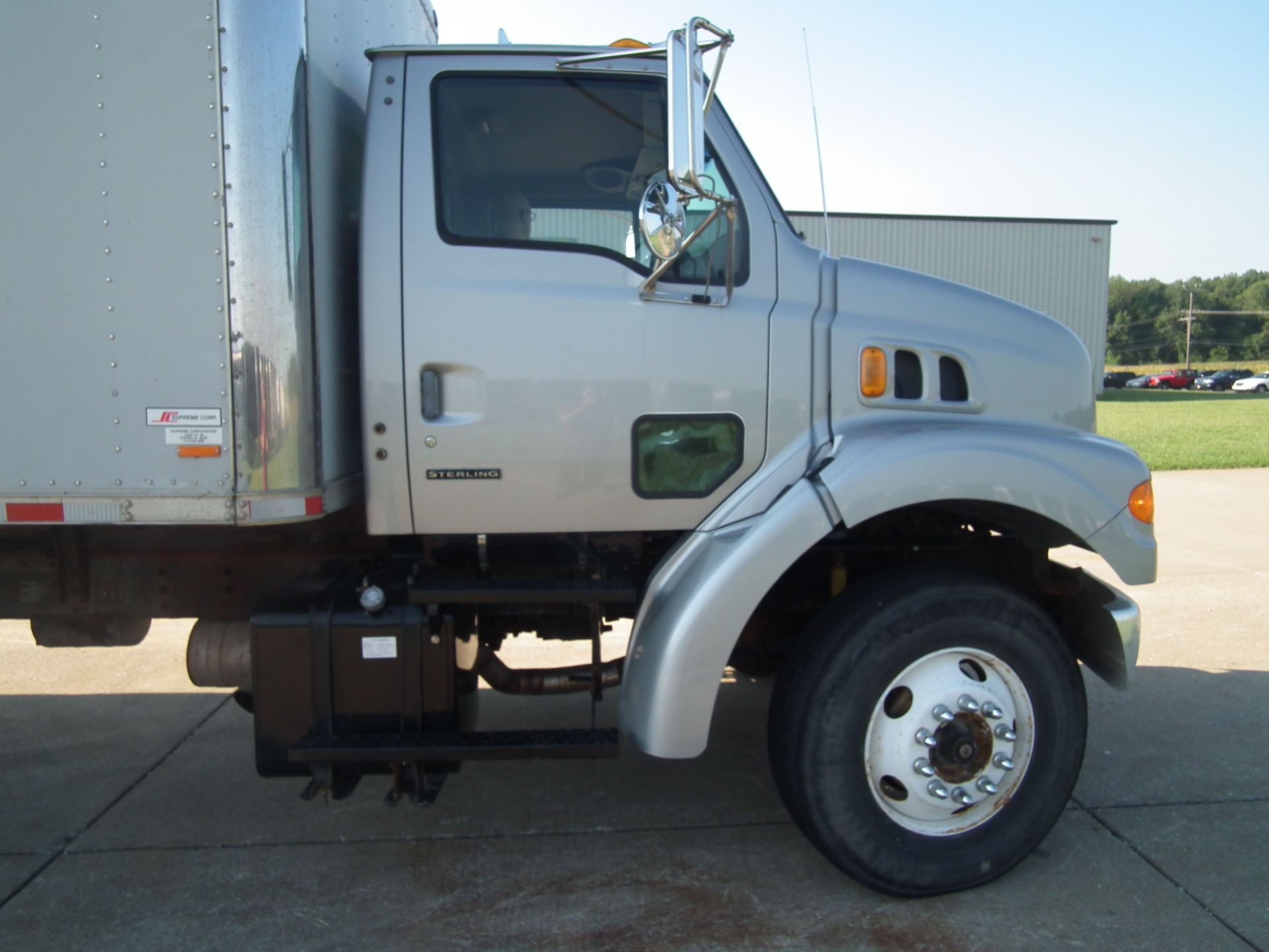 Sterling L7501 Box Truck with Lift Gate and Tilt Bed B3298 - Image 12 of 60