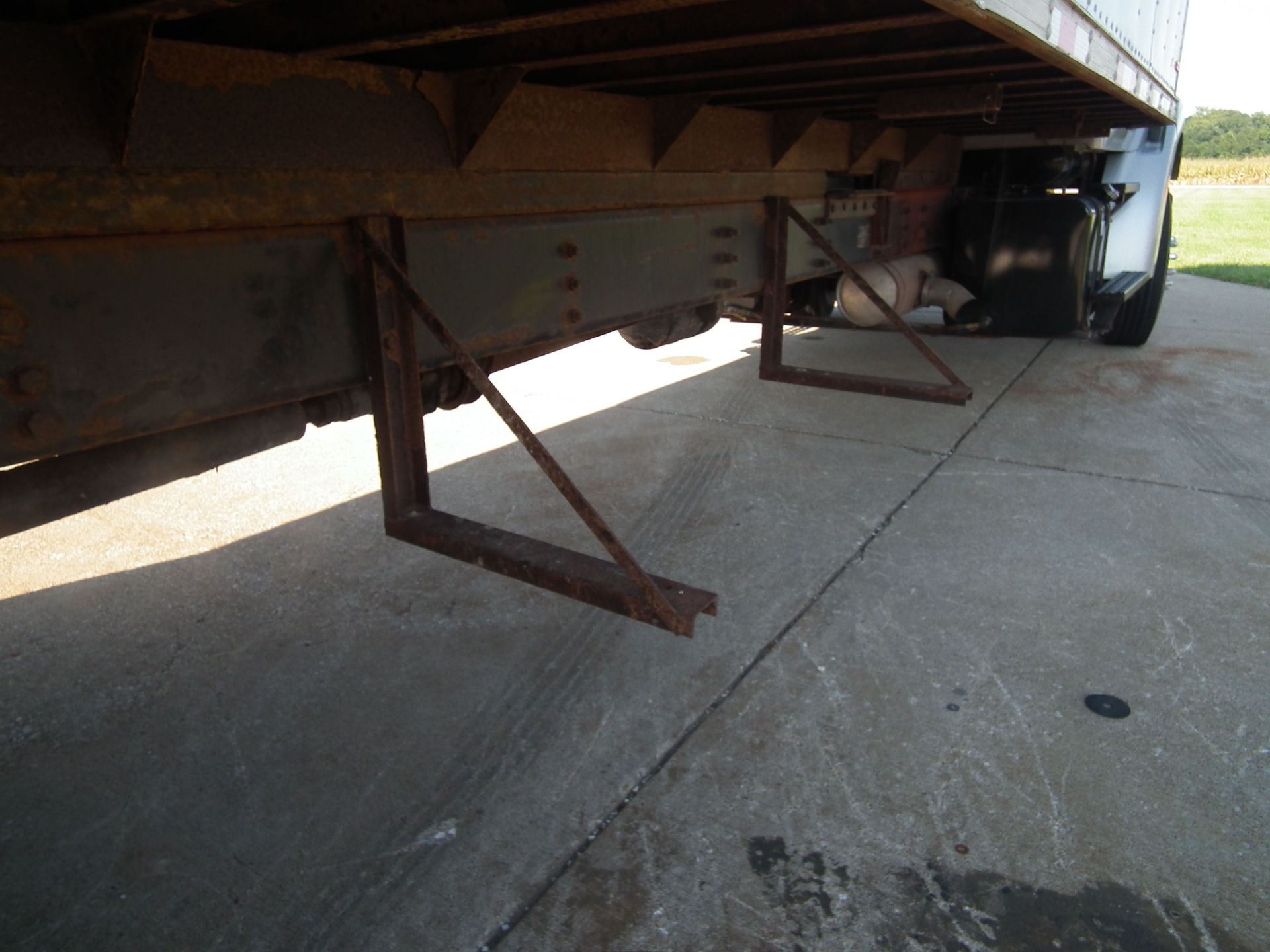 Sterling L7501 Box Truck with Lift Gate and Tilt Bed B3298 - Image 54 of 60