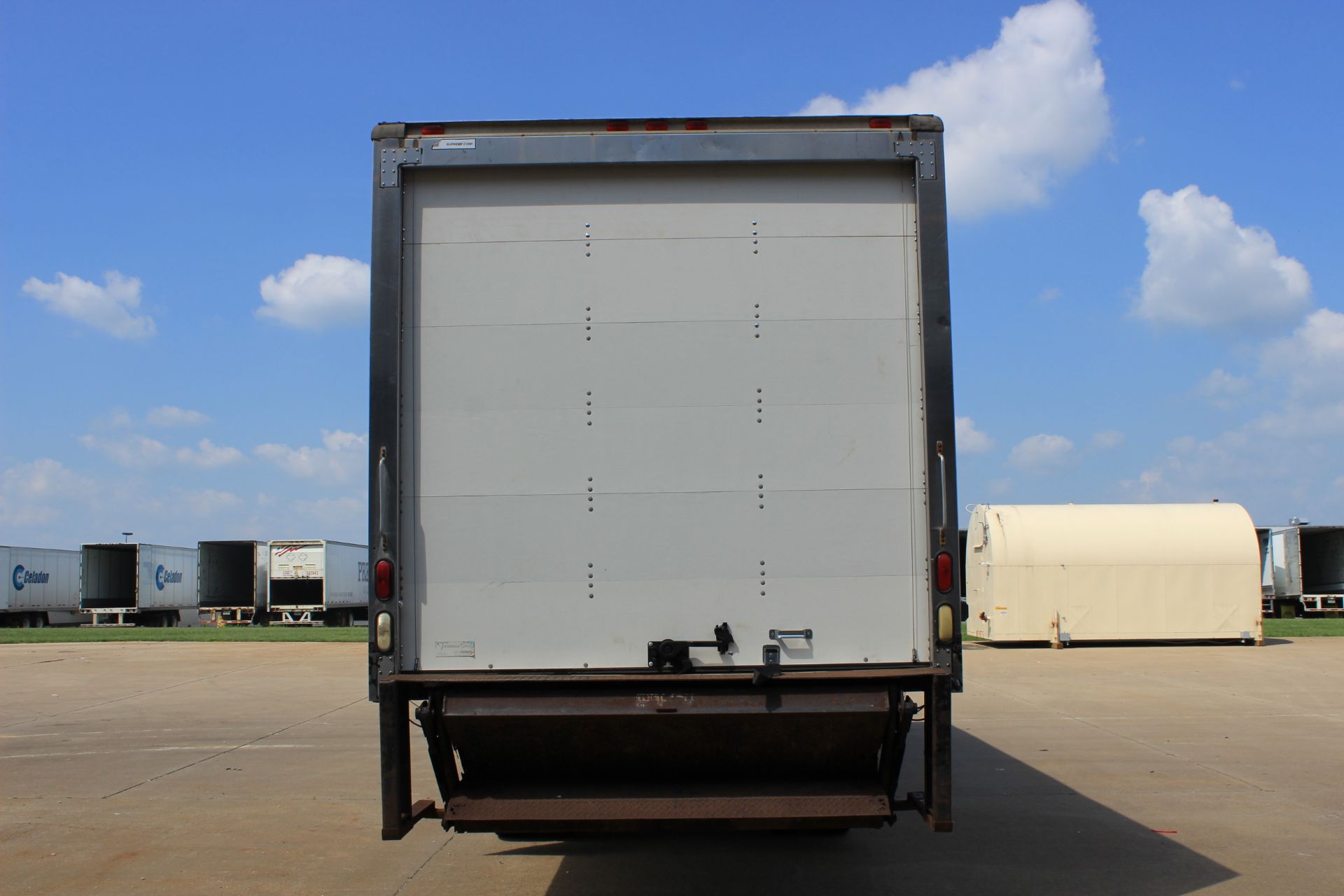 Sterling L7501 Box Truck with Lift Gate and Tilt Bed B3298 - Image 2 of 60