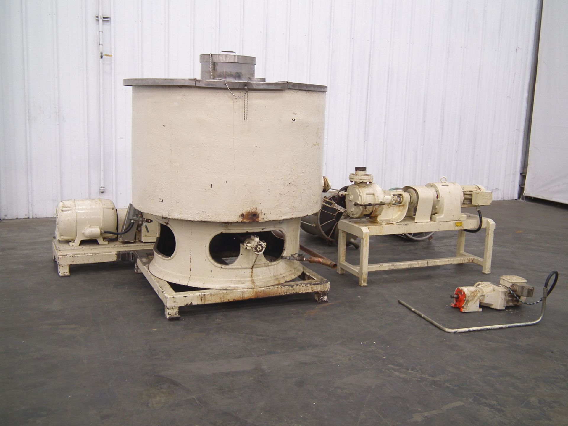 Greey 1800 Pound Chocolate Melting Mixing Tank