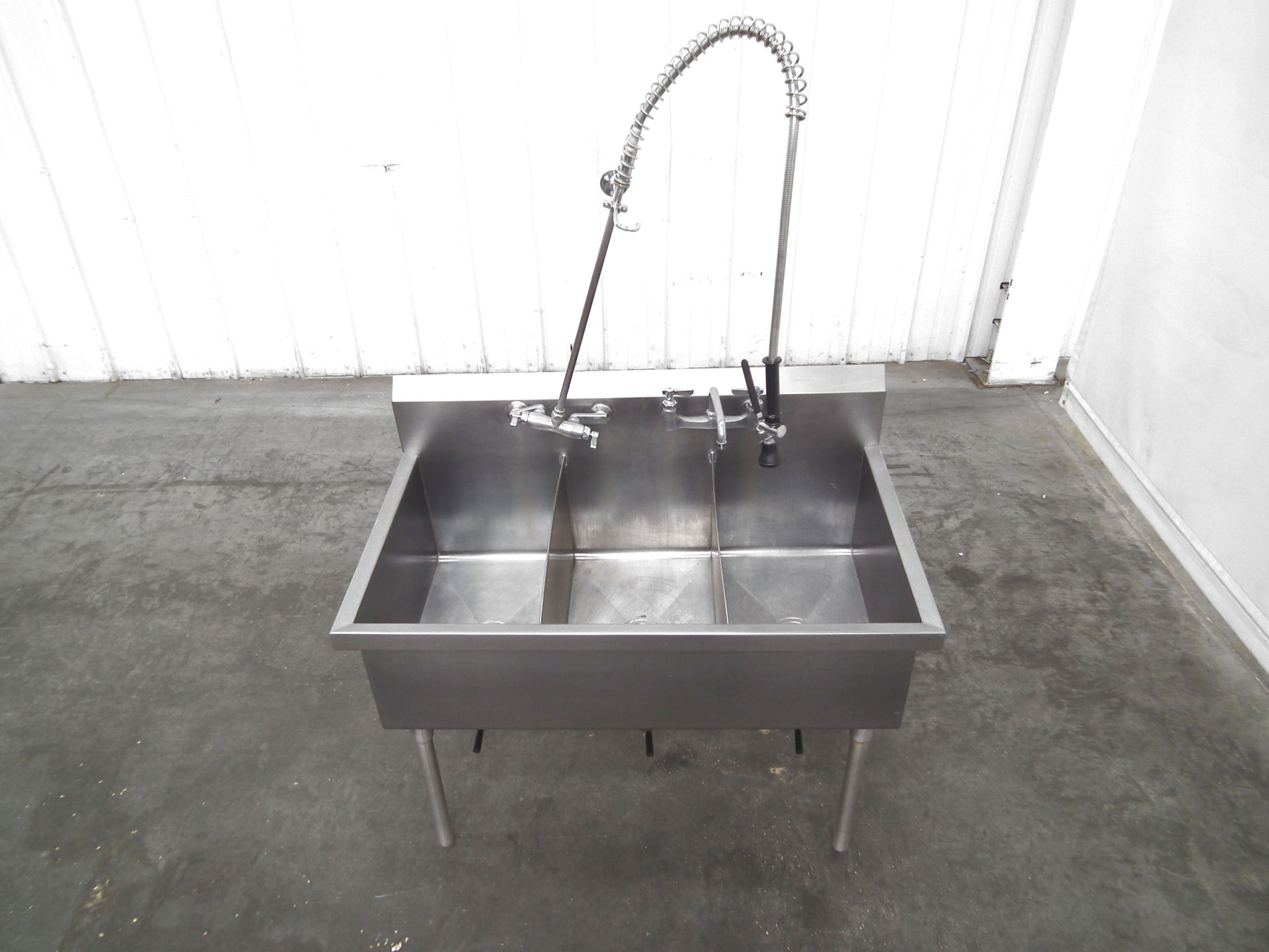 Three Compartment Stainless Steel Wash Basin A9906 - Image 7 of 9