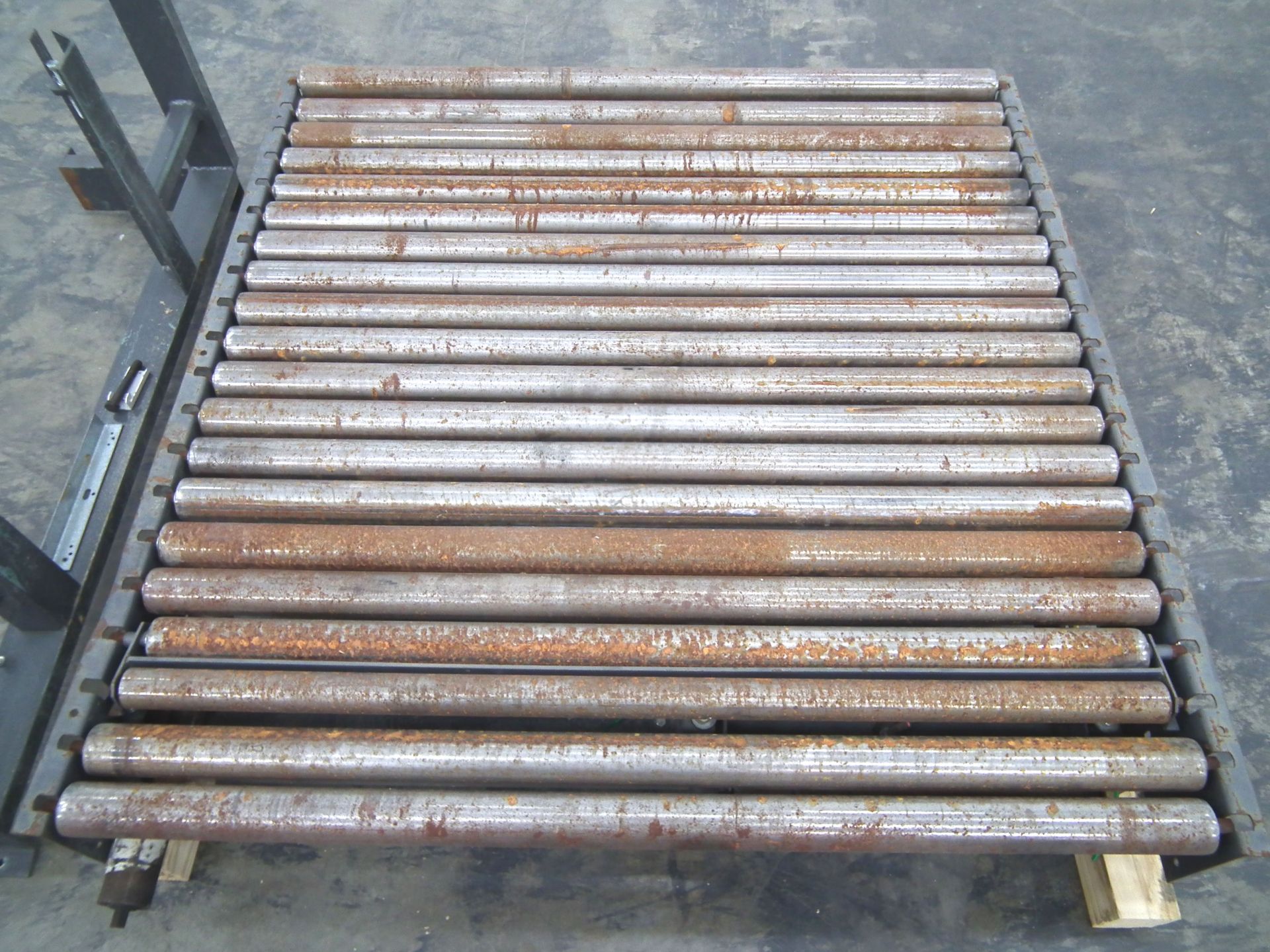 60" L x 60" W Gravity Rollers for Pallets A9926 - Image 5 of 5