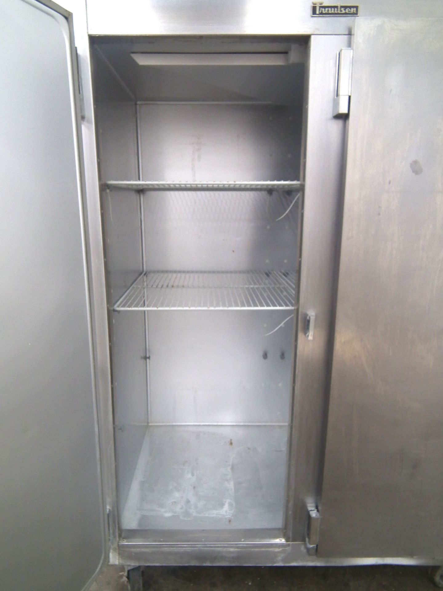 Traulson G22013 Double Door Cabinet Freezer B2308 - Image 3 of 9