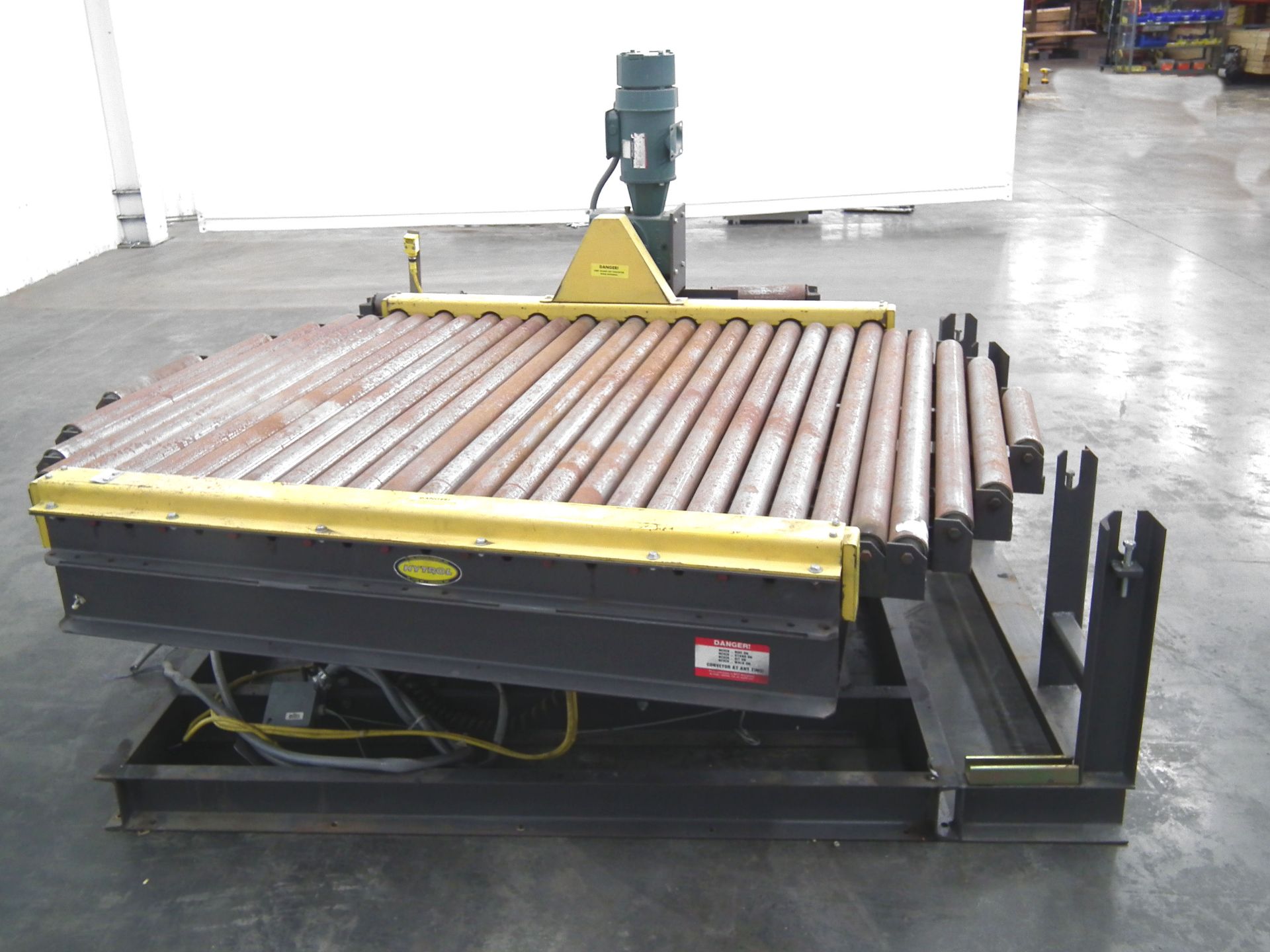 Hytrol Turntable for Full Pallets 90 Degree Motion A9776 - Image 4 of 8
