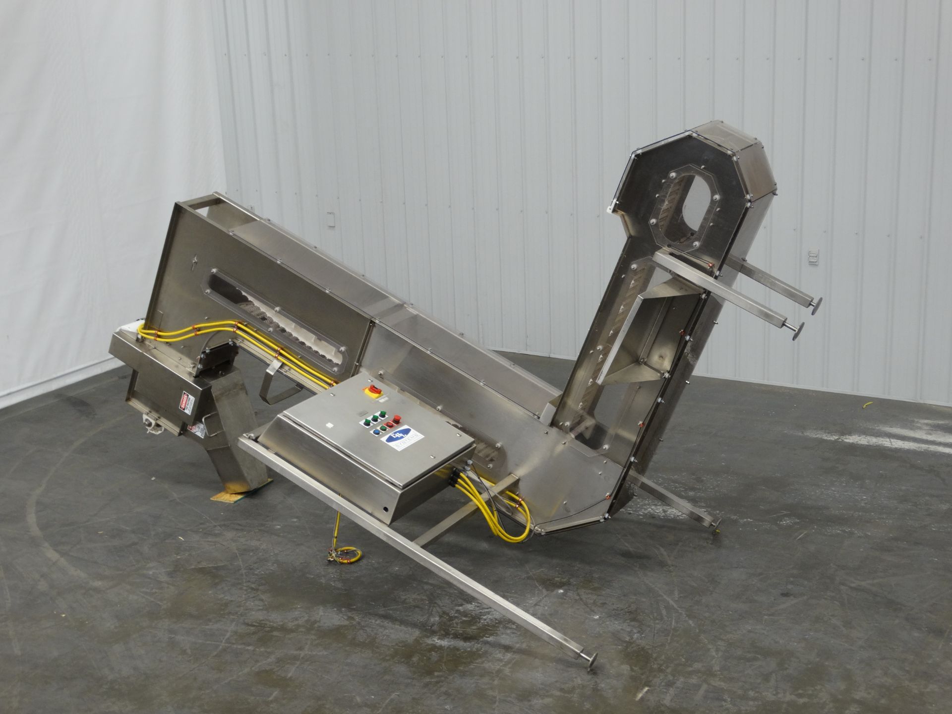 CHL Systems IIC-800-11 Cleated Incline Conveyor D2023