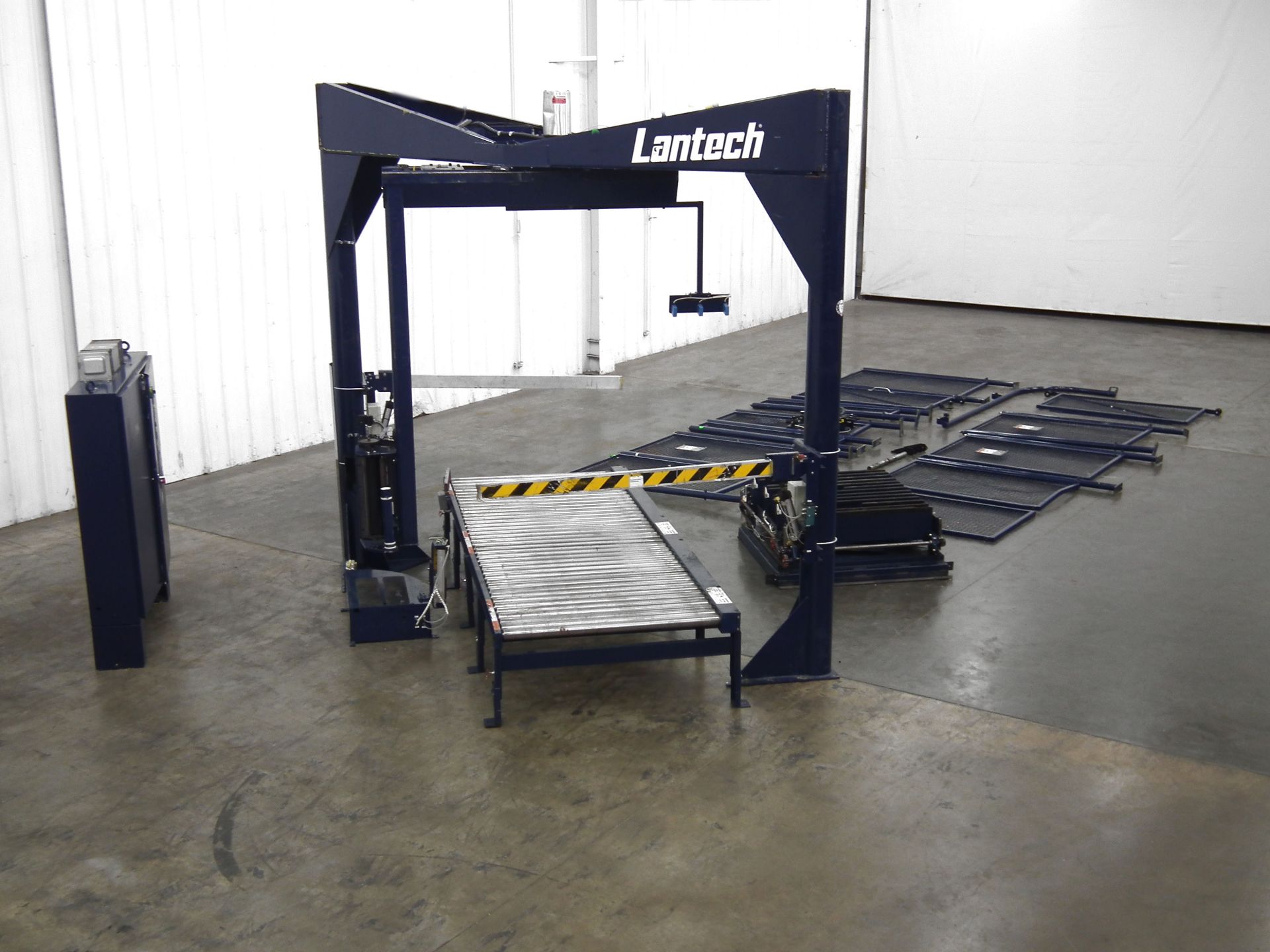 Lantech S3500 Automatic Straddle Stretch Wrapper B3443