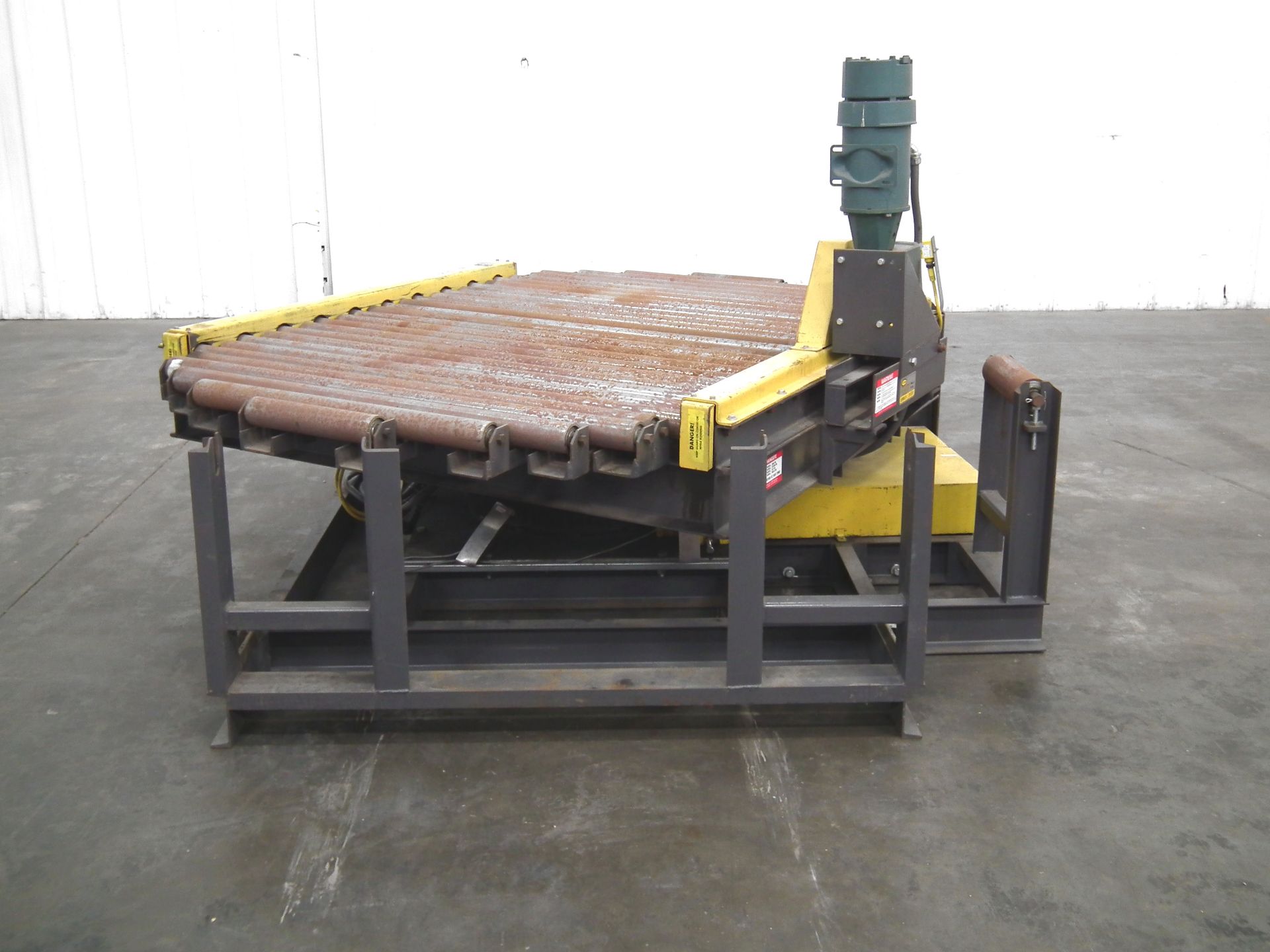 Hytrol Turntable for Full Pallets 90 Degree Motion A9776 - Image 2 of 8