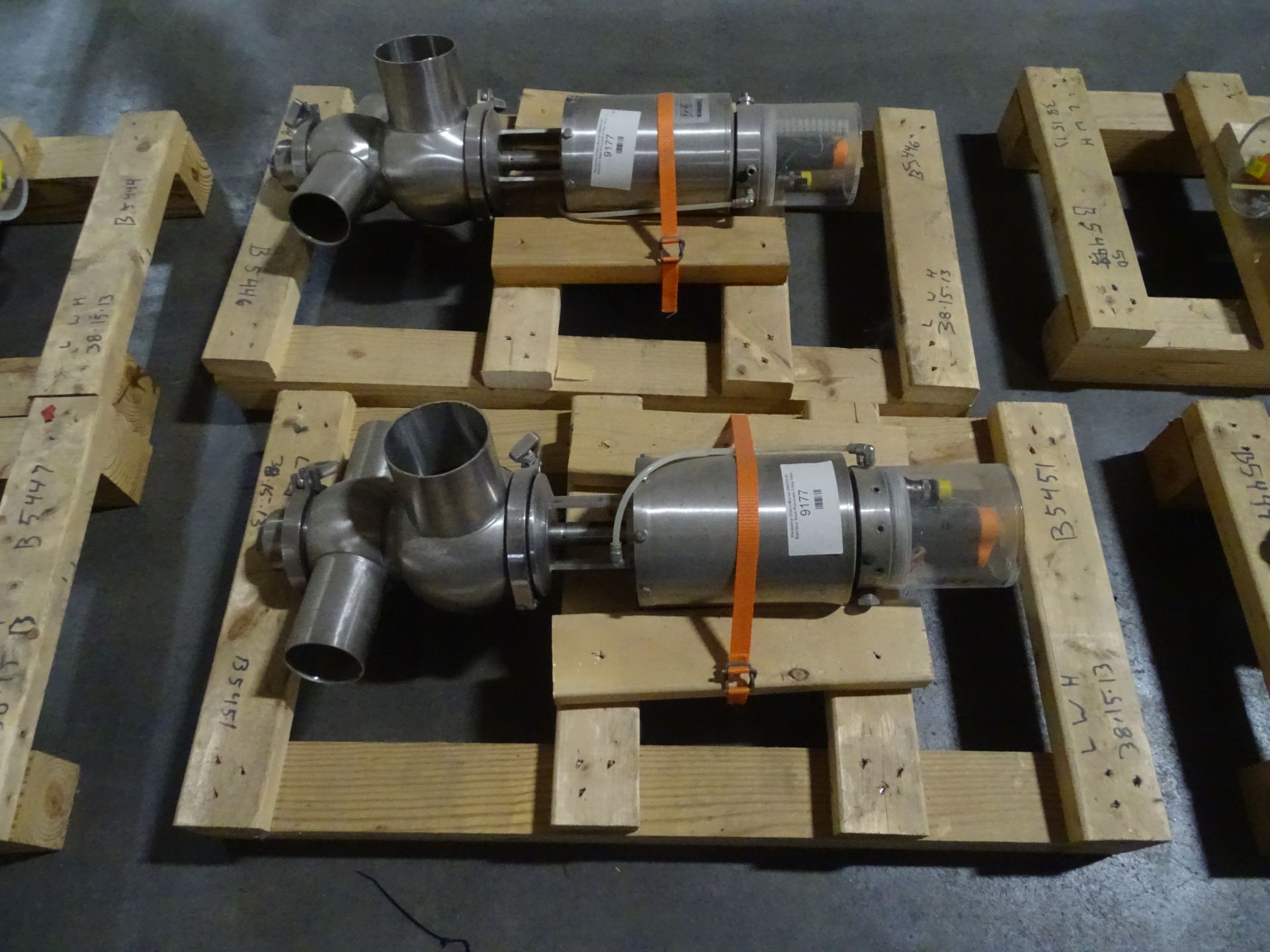 (Lot of 8) Waukesha Cherry-Burrell WMIX01101 Stainless Steel Pneumatic 3 Way Valve 9177 - Image 3 of 5