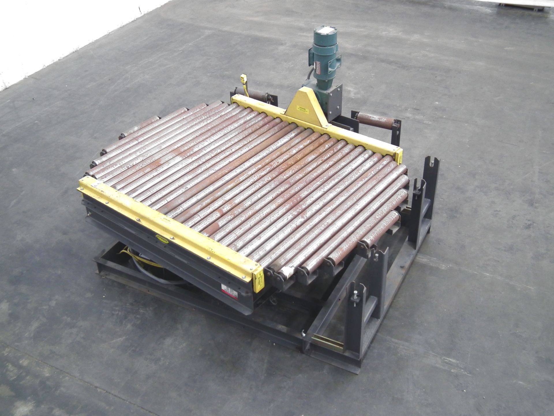 Hytrol Turntable for Full Pallets 90 Degree Motion A9776 - Image 6 of 8