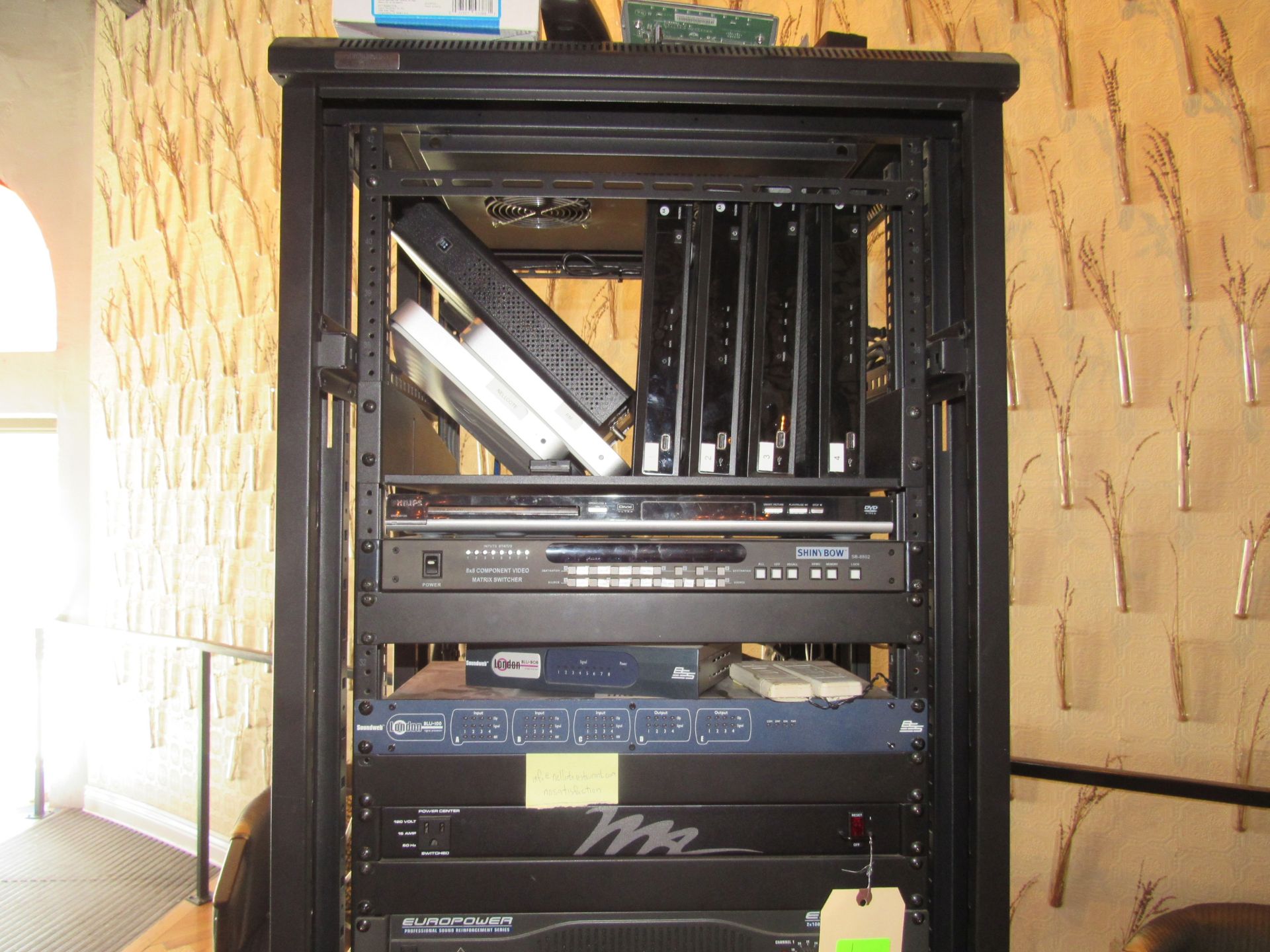 Audio rack and stereo equipment including two Europower EP2000 amps and ten Europower - Image 4 of 5