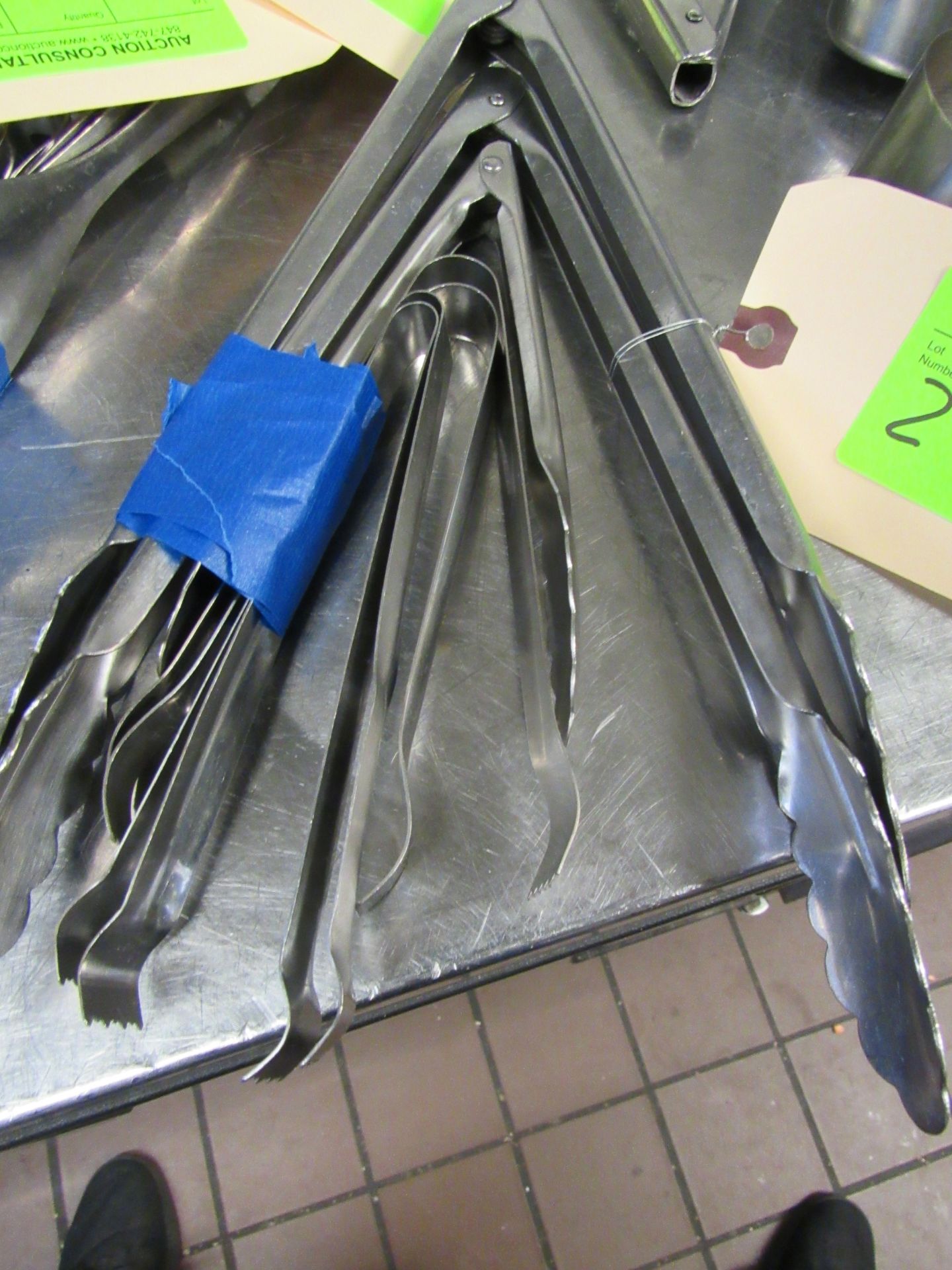 Group of tongs