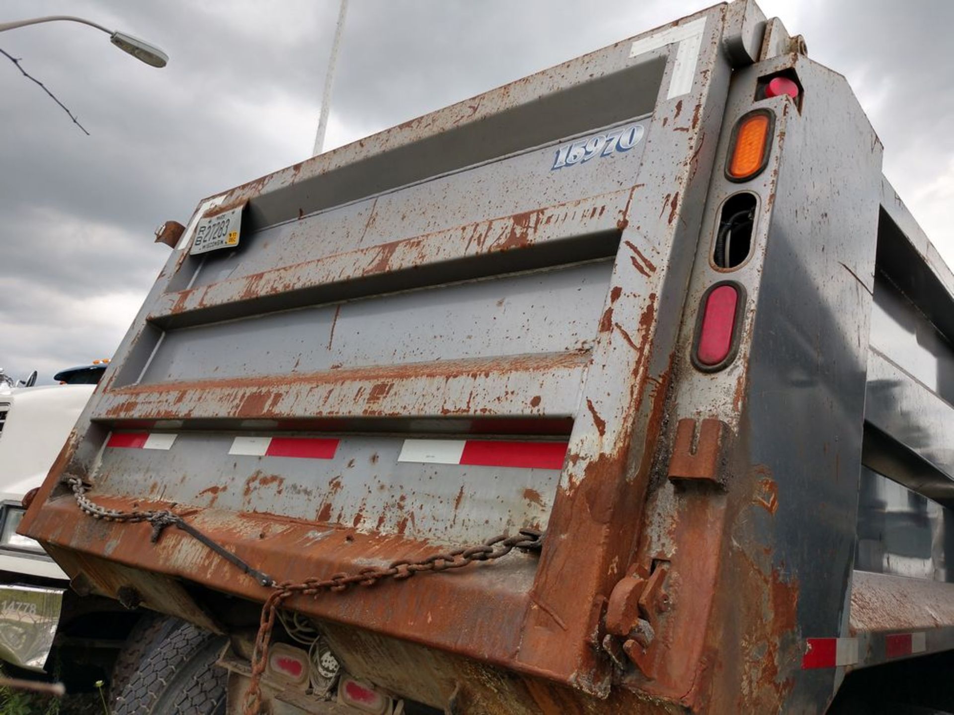 2009 MACK DUMP TRUCK, GU700, APPROX 490,000 MILES. 1M2AX13C69M003191 - Image 24 of 46