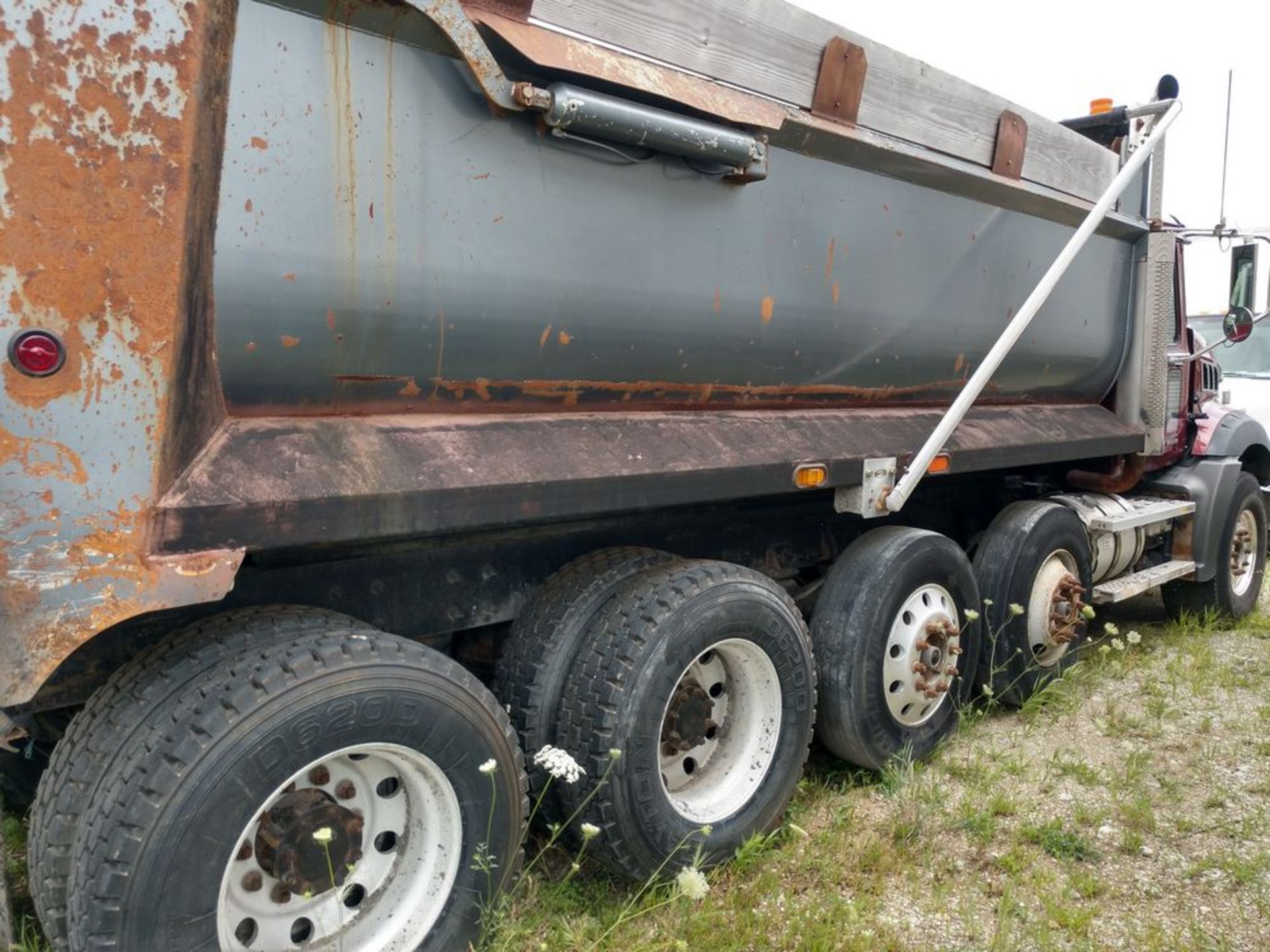 2006 MACK DUMP TRUCK, CT700/TD700, 488,409 MILES - Image 29 of 44