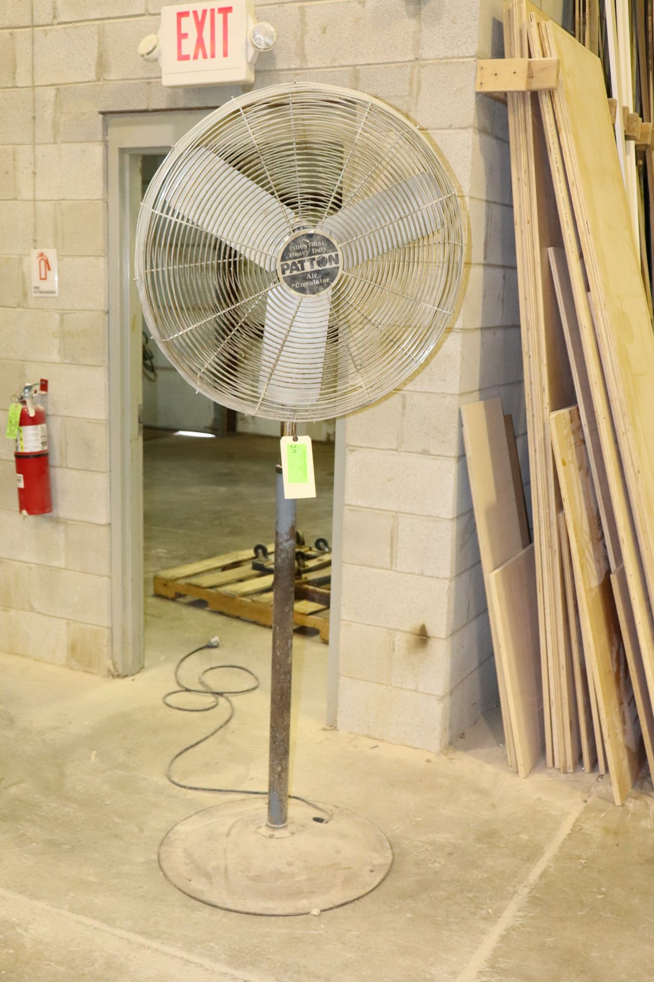Patton industrial heavy duty air circulator single pedestal fan