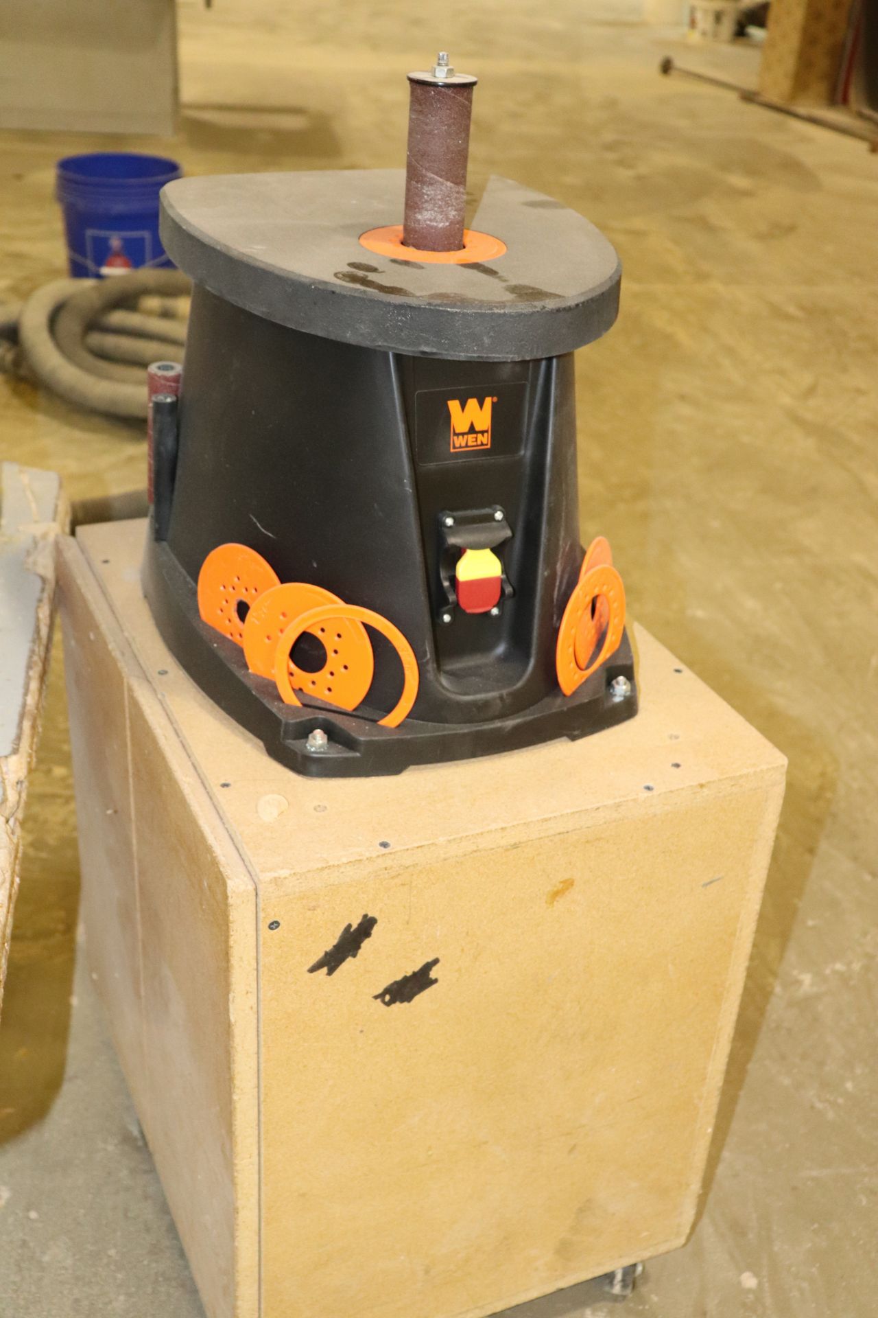 Wen Oscillating spindle sander model 6510