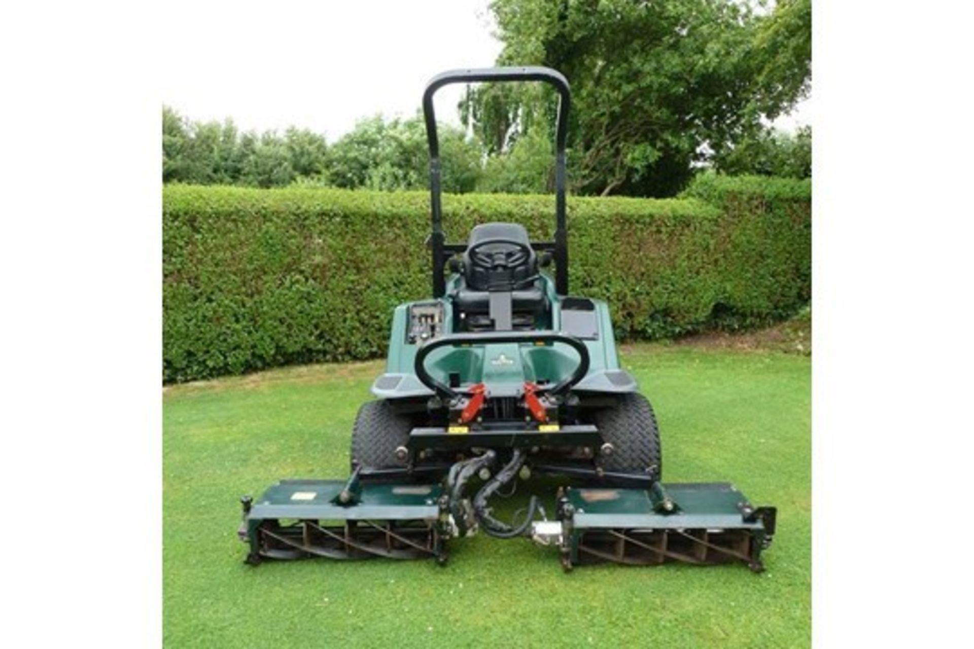 2006 Hayter LT324 Triple Cylinder Mower - Image 3 of 6