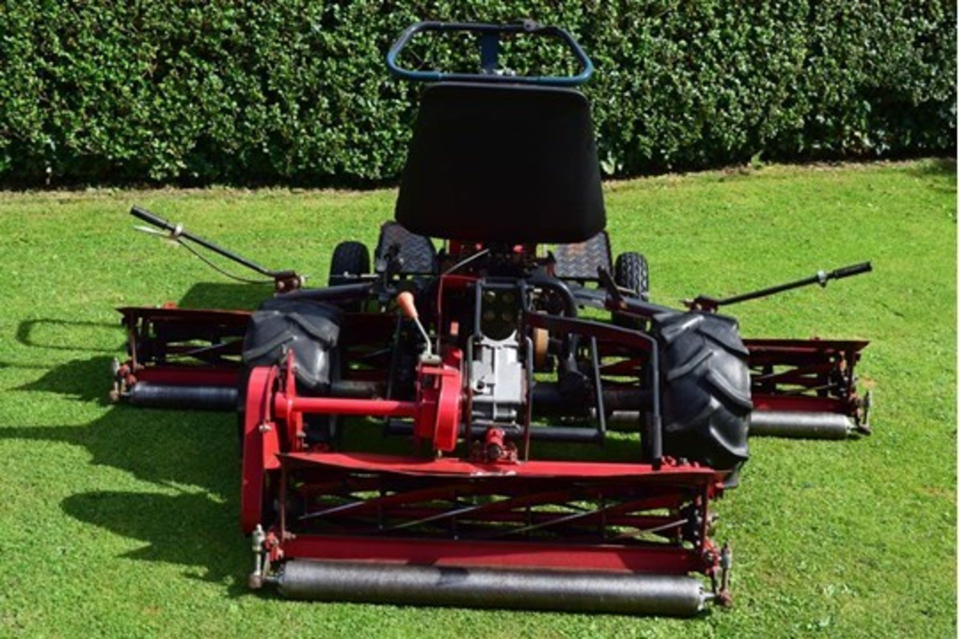 Saxon Triple LM180B Ride On Cylinder Mower - Image 6 of 10