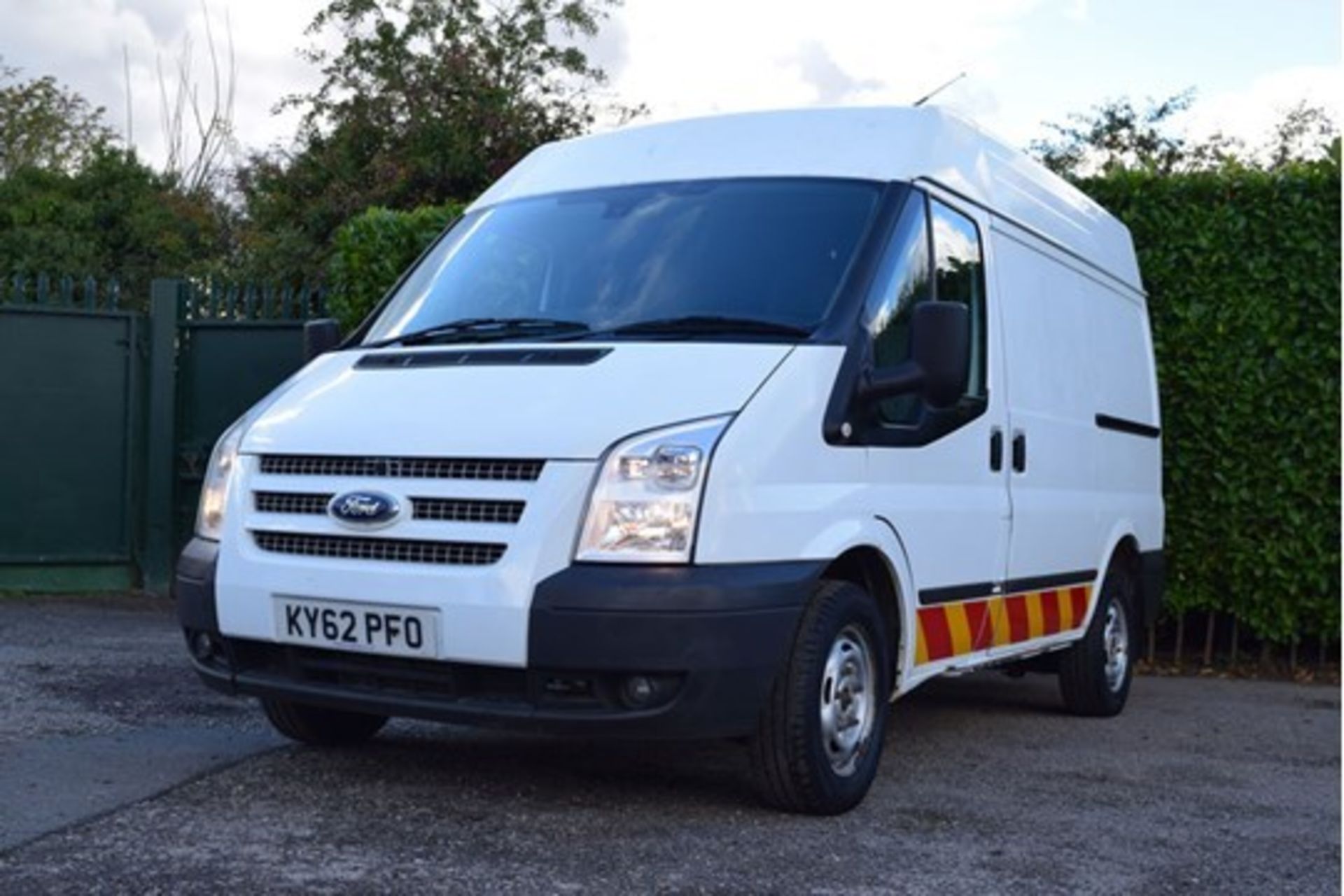 2012 Ford Transit T260 Trend FWD 2.2 125ps SWB Semi High Roof Panel Van - Image 3 of 9