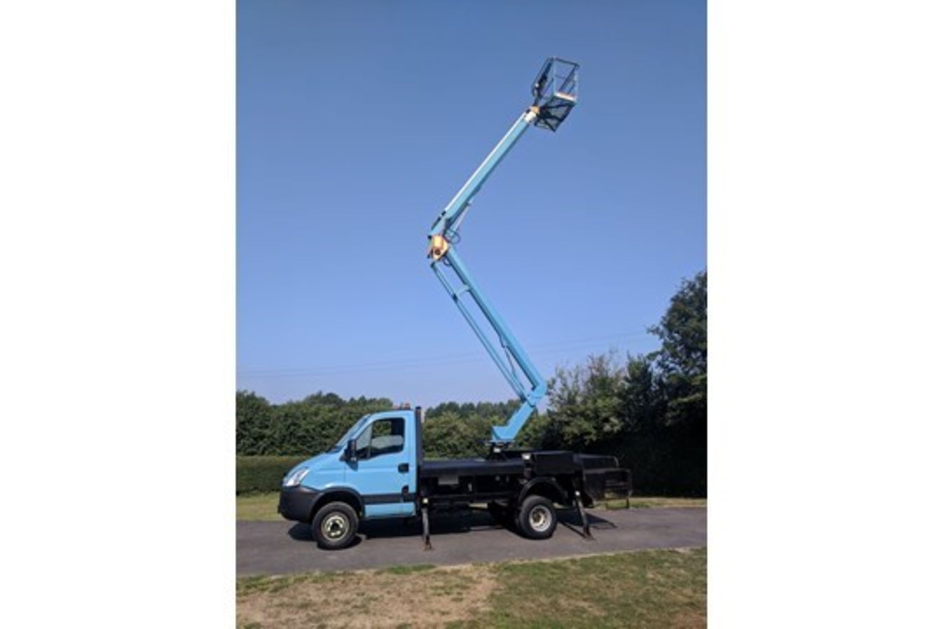 Iveco Daily 65C18 With 16 Meter VM160 Niftylift Attached - Image 16 of 17