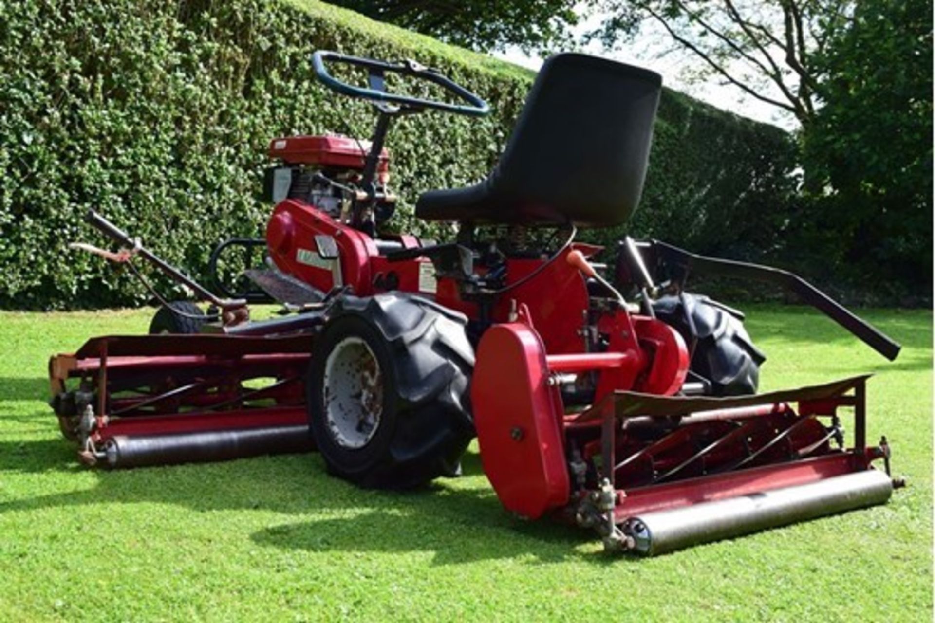 Saxon Triple LM180B Ride On Cylinder Mower - Image 9 of 10