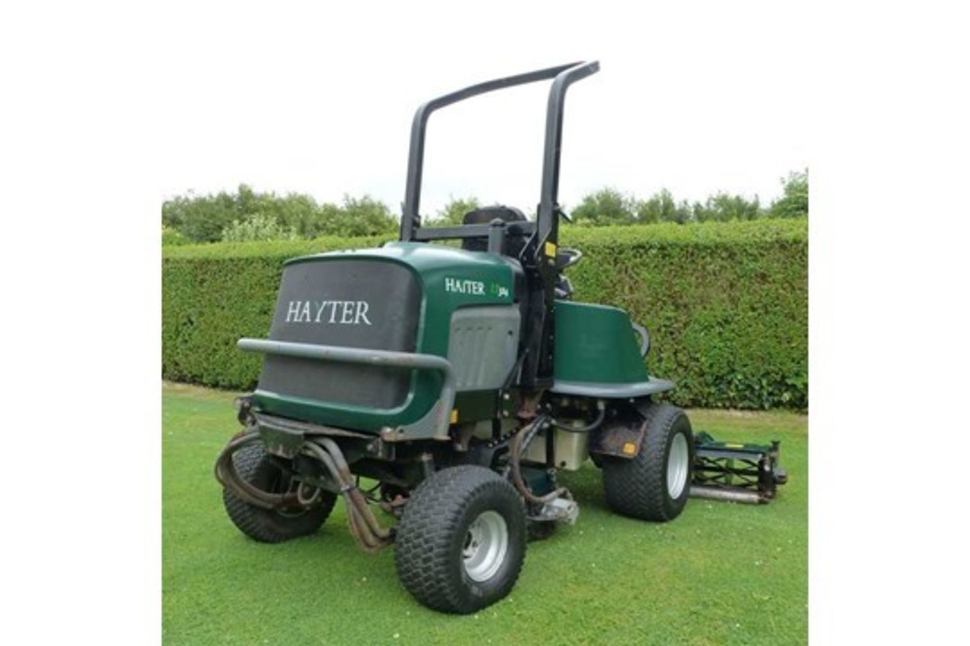 2006 Hayter LT324 Triple Cylinder Mower - Image 5 of 6